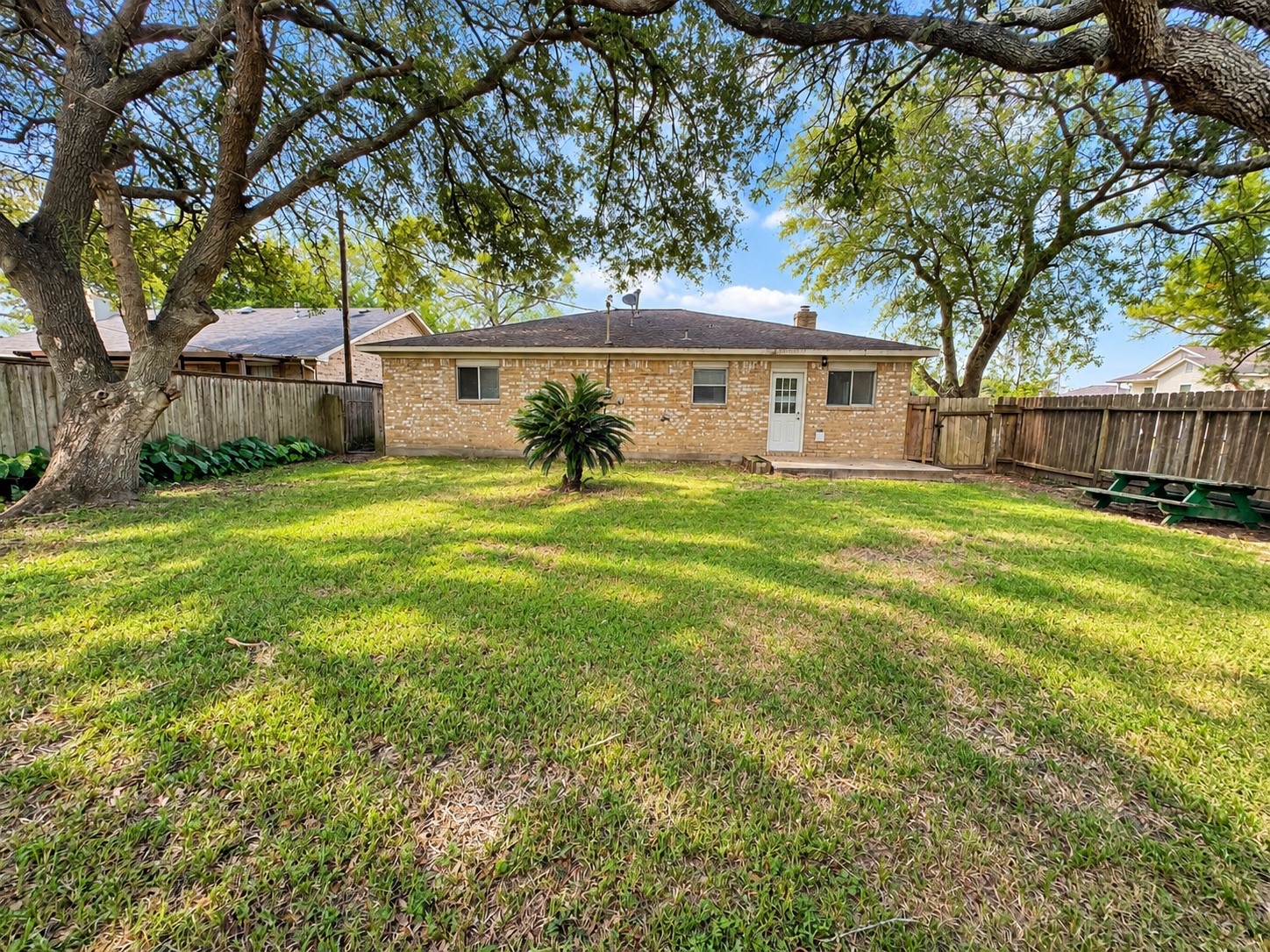 3130 Balzar Drive, Dickinson, TX 77539