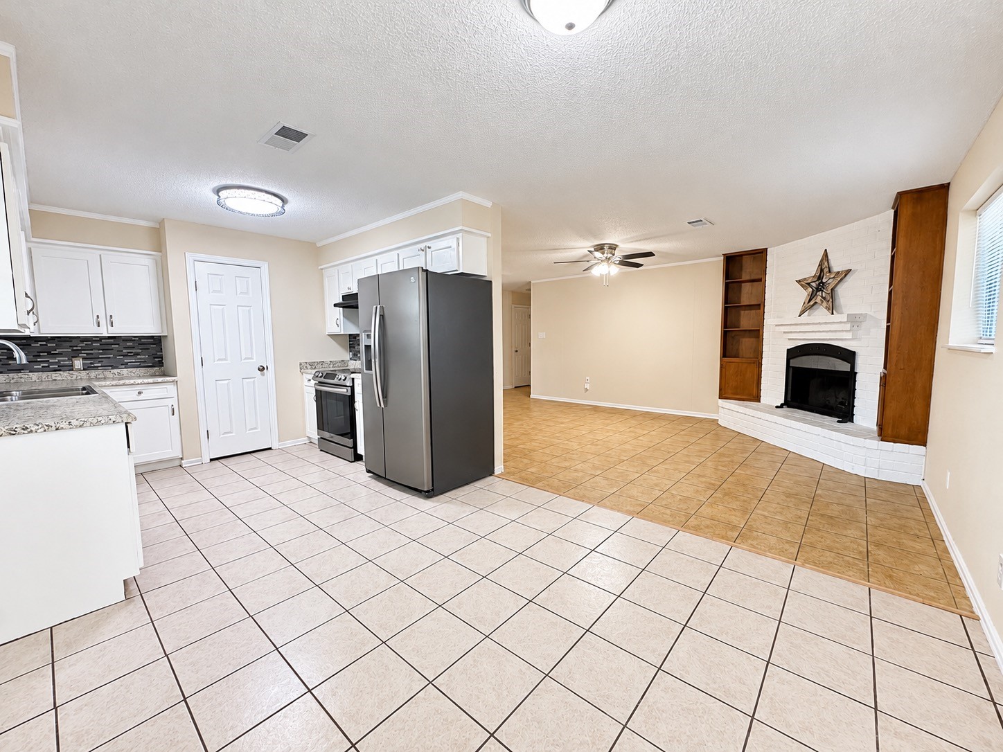 3130 Balzar Drive, Dickinson, TX 77539