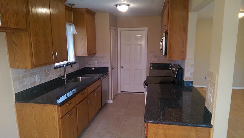 2107 Heritage Colony Drive, Friendswood, TX 77546