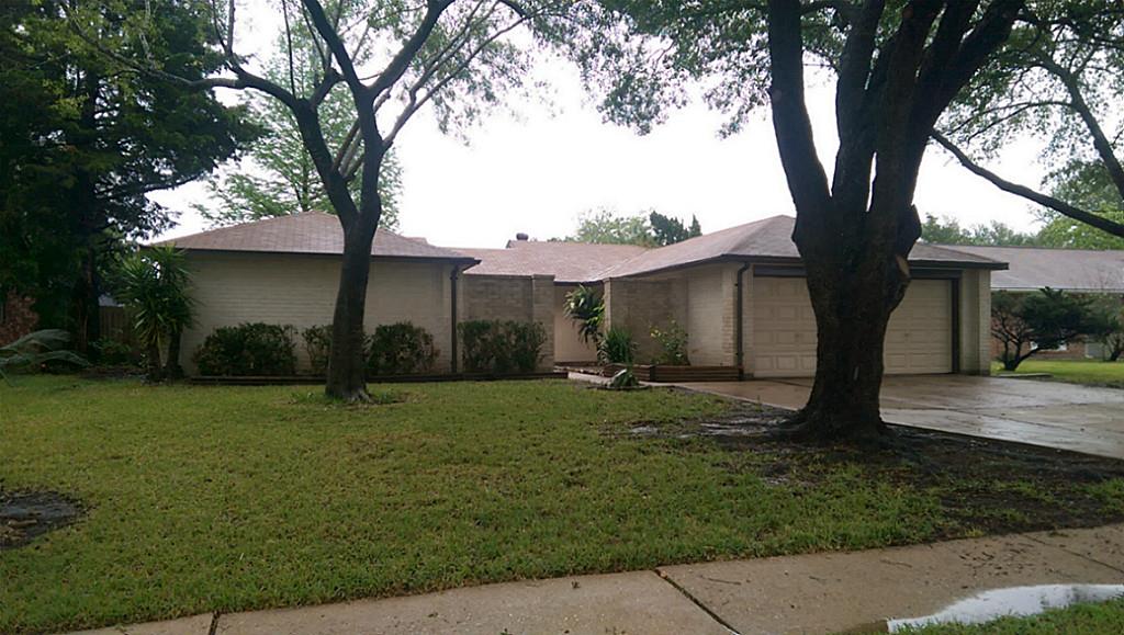 2107 Heritage Colony Drive, Friendswood, TX 77546