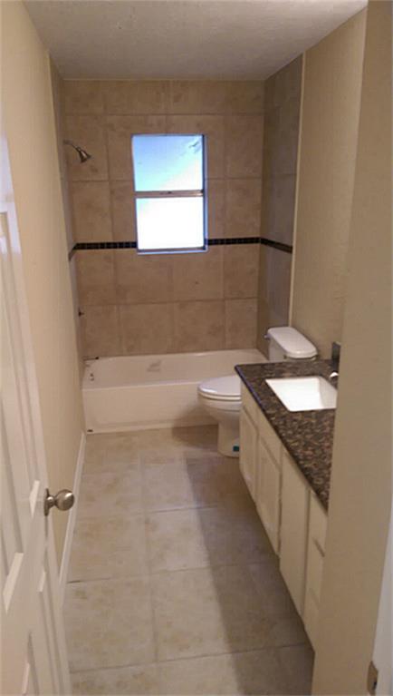 2107 Heritage Colony Drive, Friendswood, TX 77546
