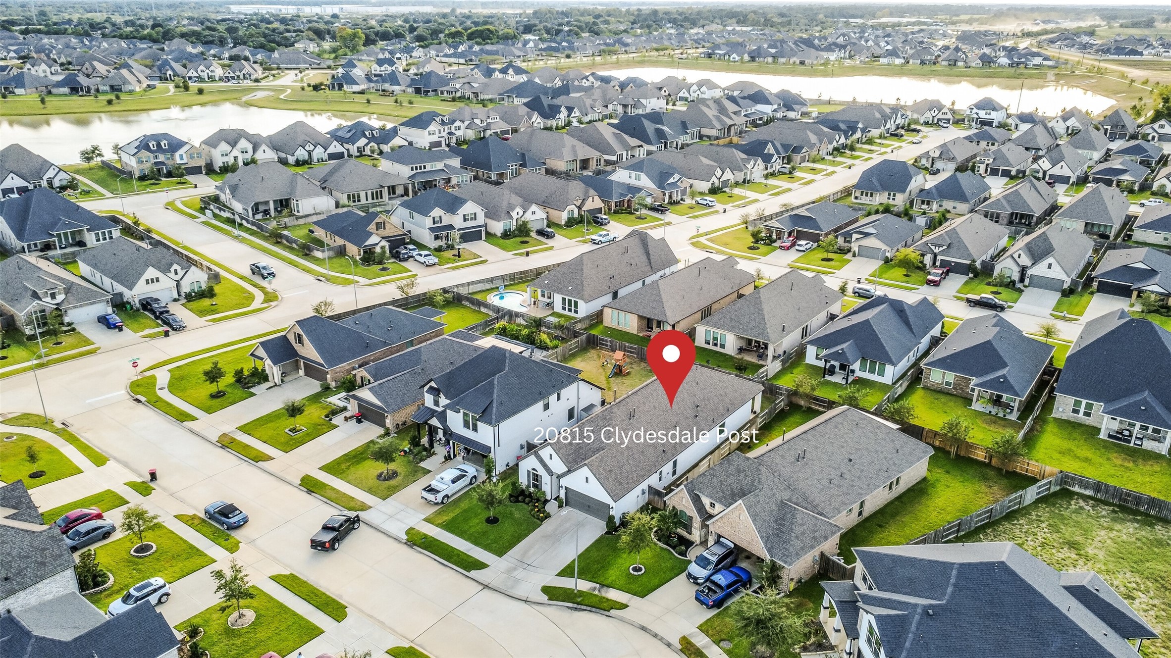 The home is within walking distance to two lakes and the splash pad.