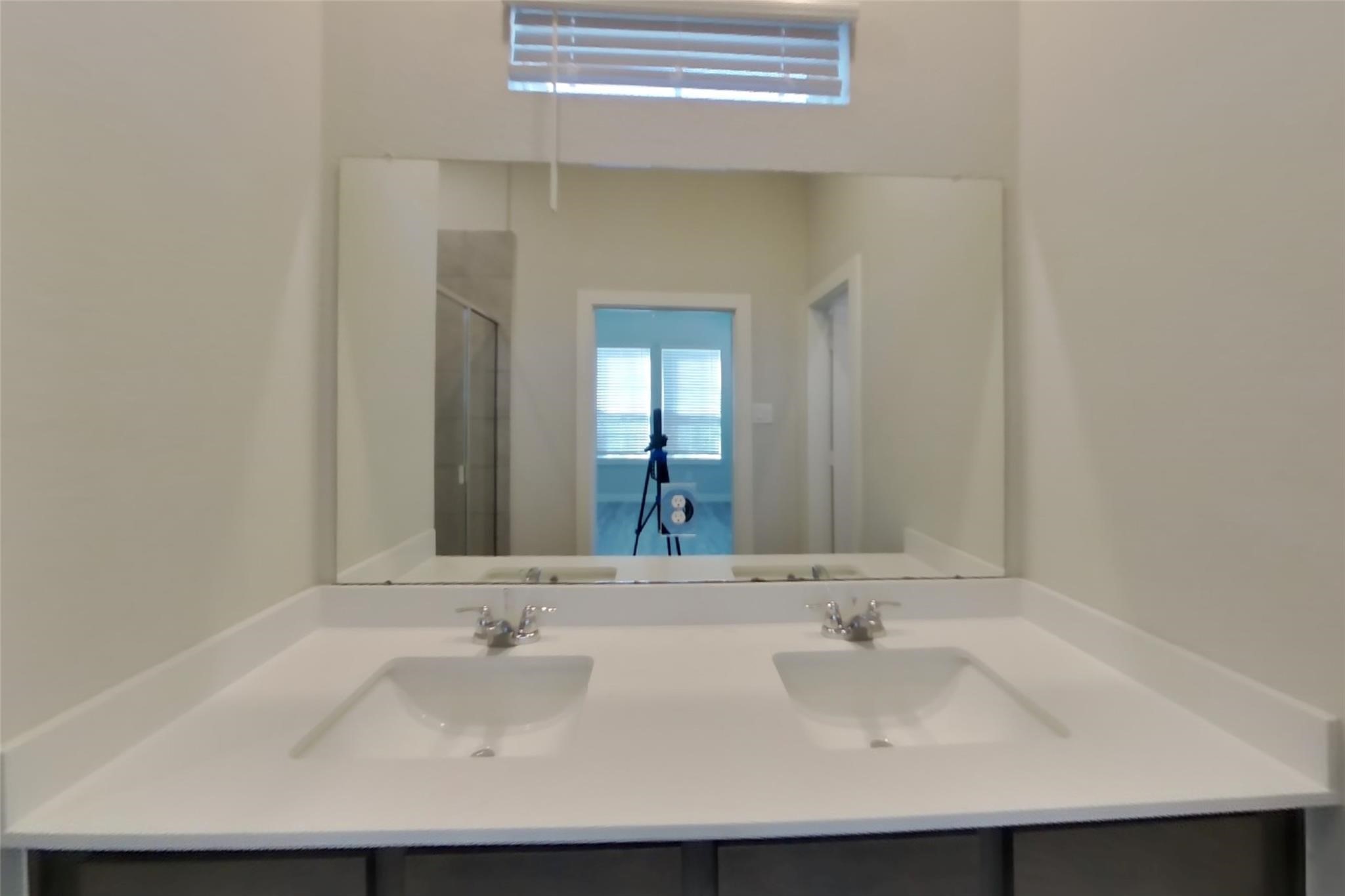 9835 Willow Creek Commerce, #109, Tomball, TX 77375