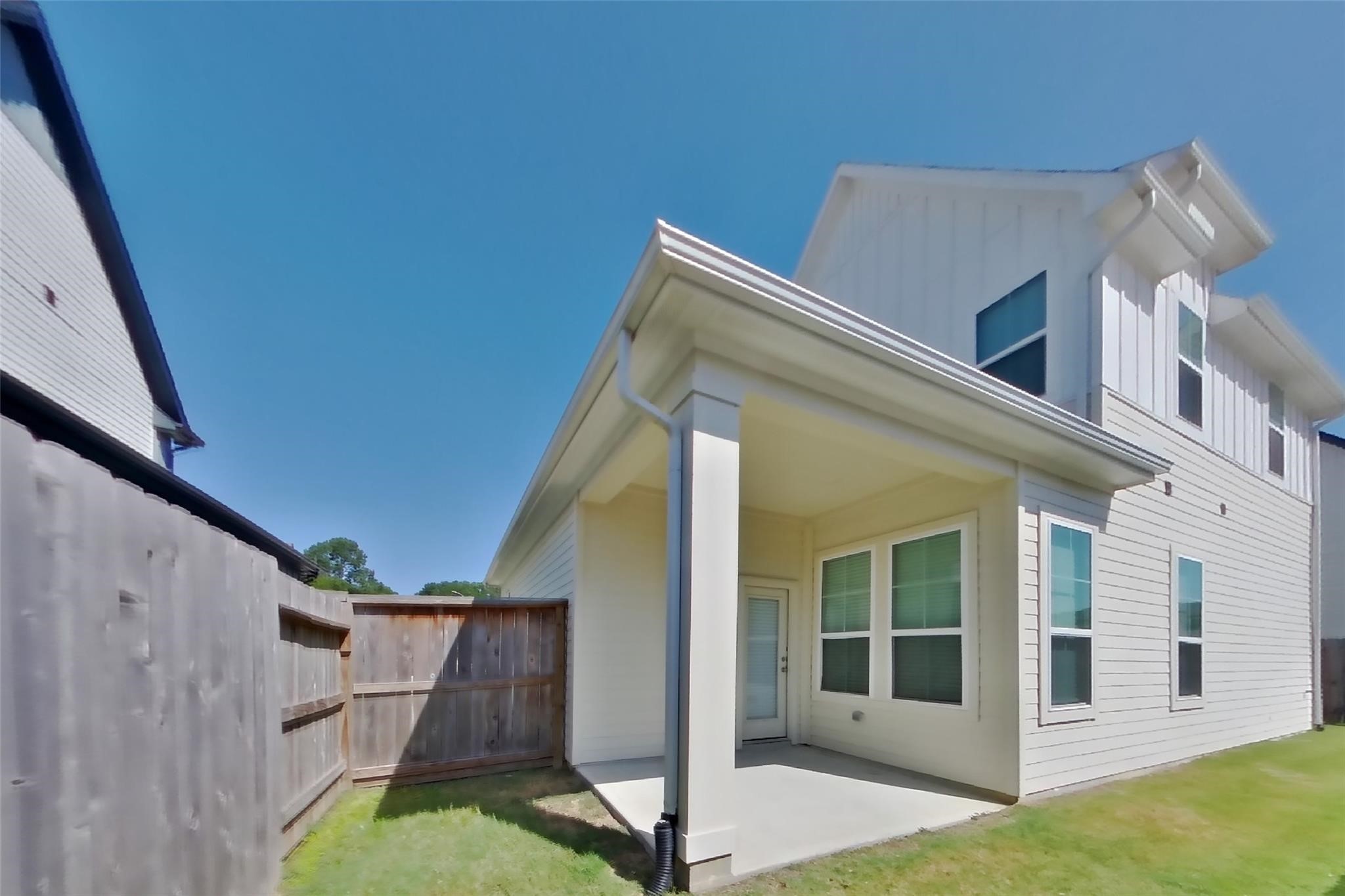 9835 Willow Creek Commerce, #109, Tomball, TX 77375
