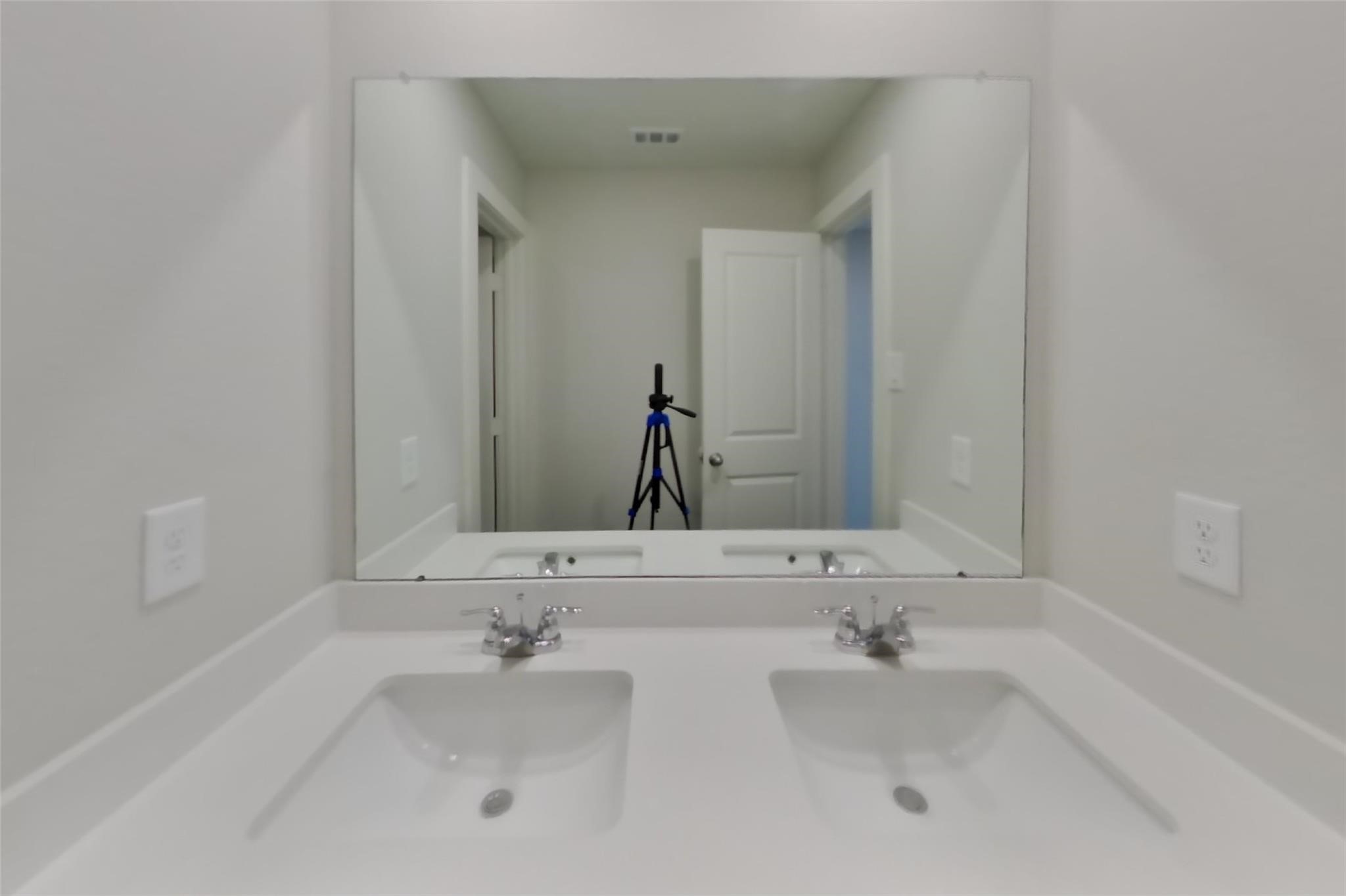 9835 Willow Creek Commerce, #109, Tomball, TX 77375