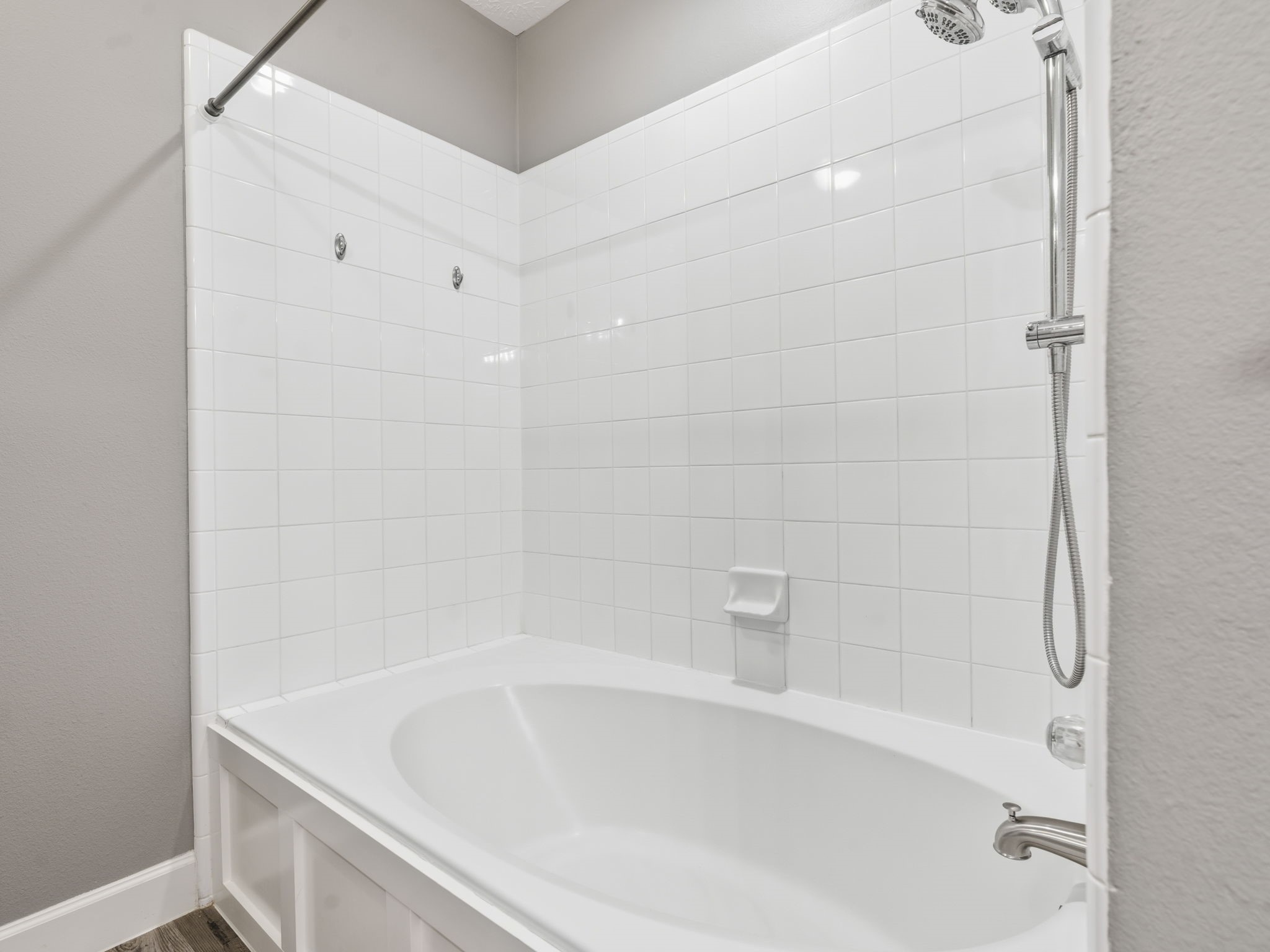 911 Winchester Bend, Huffman, TX 77336