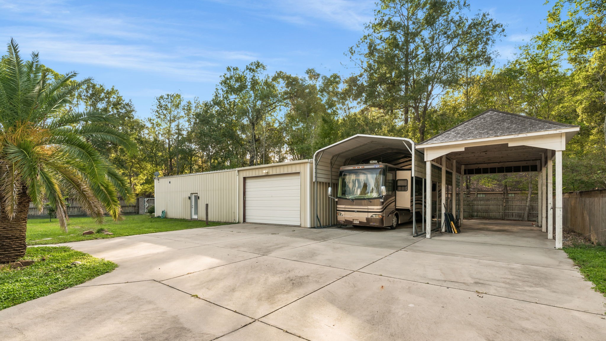 911 Winchester Bend, Huffman, TX 77336