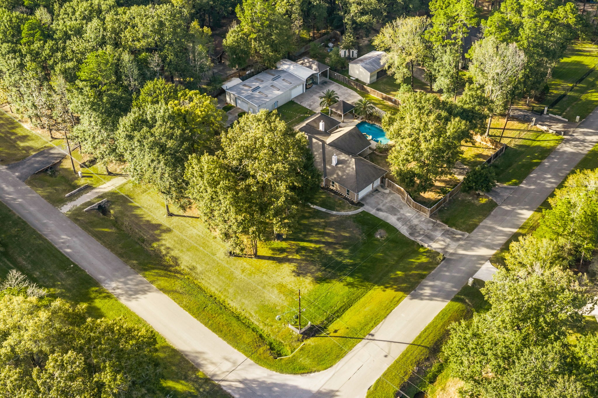 911 Winchester Bend, Huffman, TX 77336