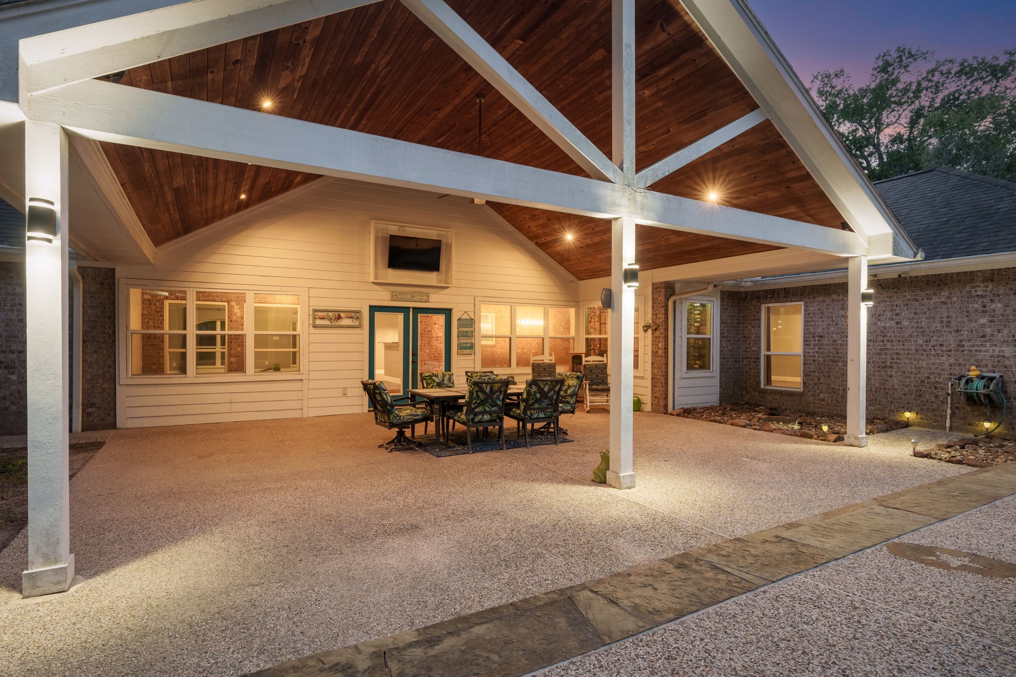 911 Winchester Bend, Huffman, TX 77336
