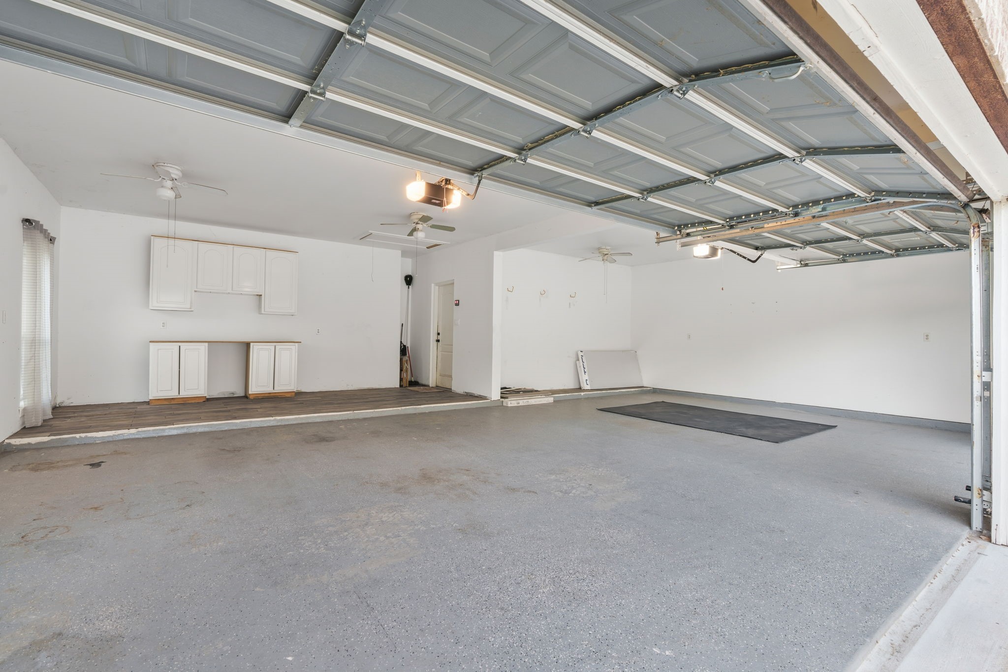 911 Winchester Bend, Huffman, TX 77336