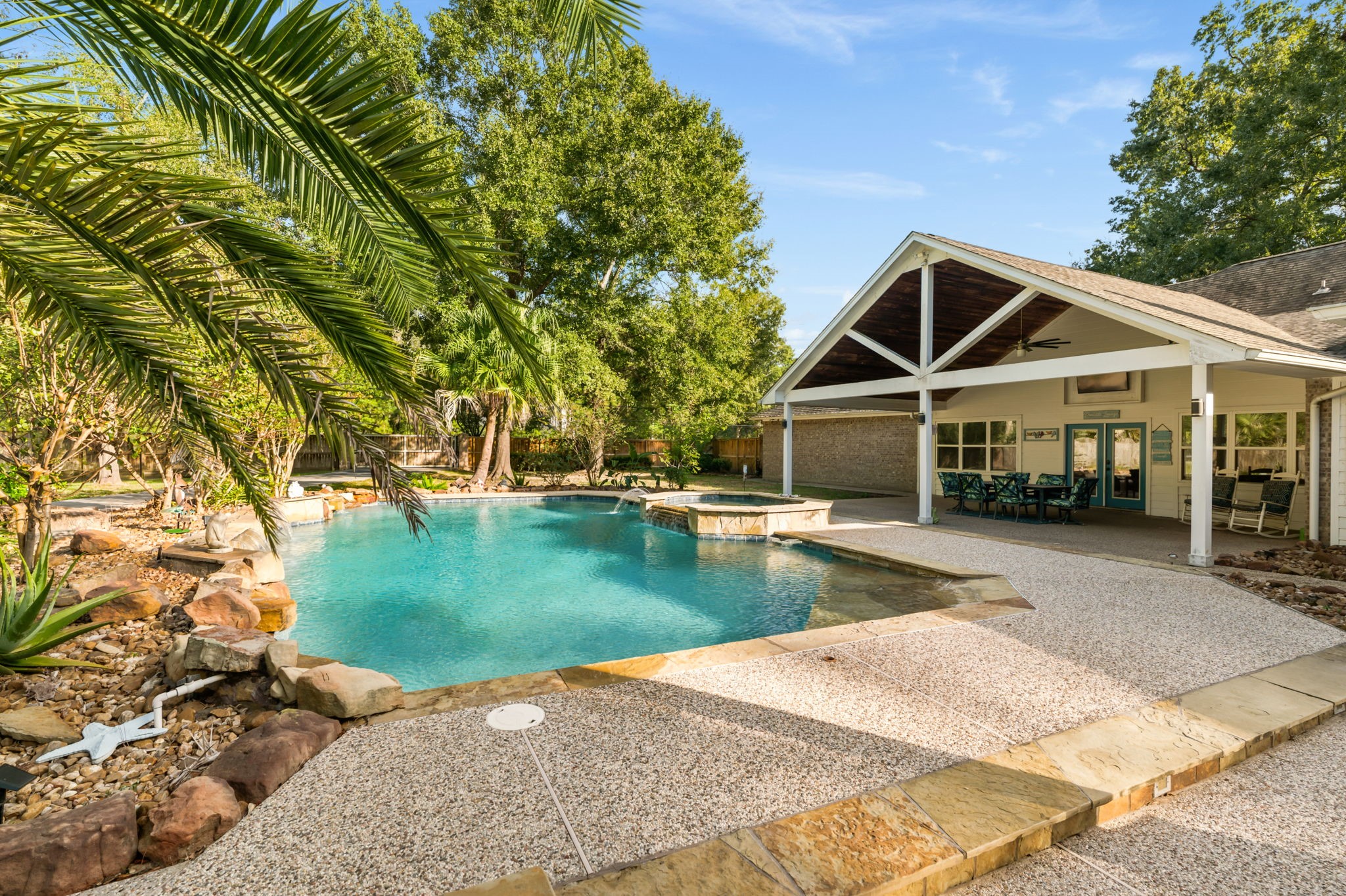 911 Winchester Bend, Huffman, TX 77336