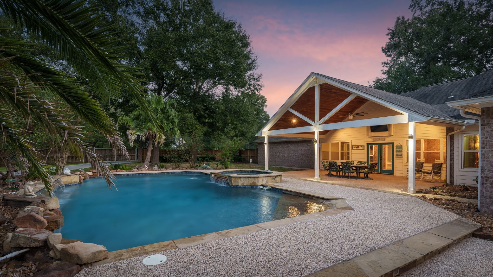 911 Winchester Bend, Huffman, TX 77336