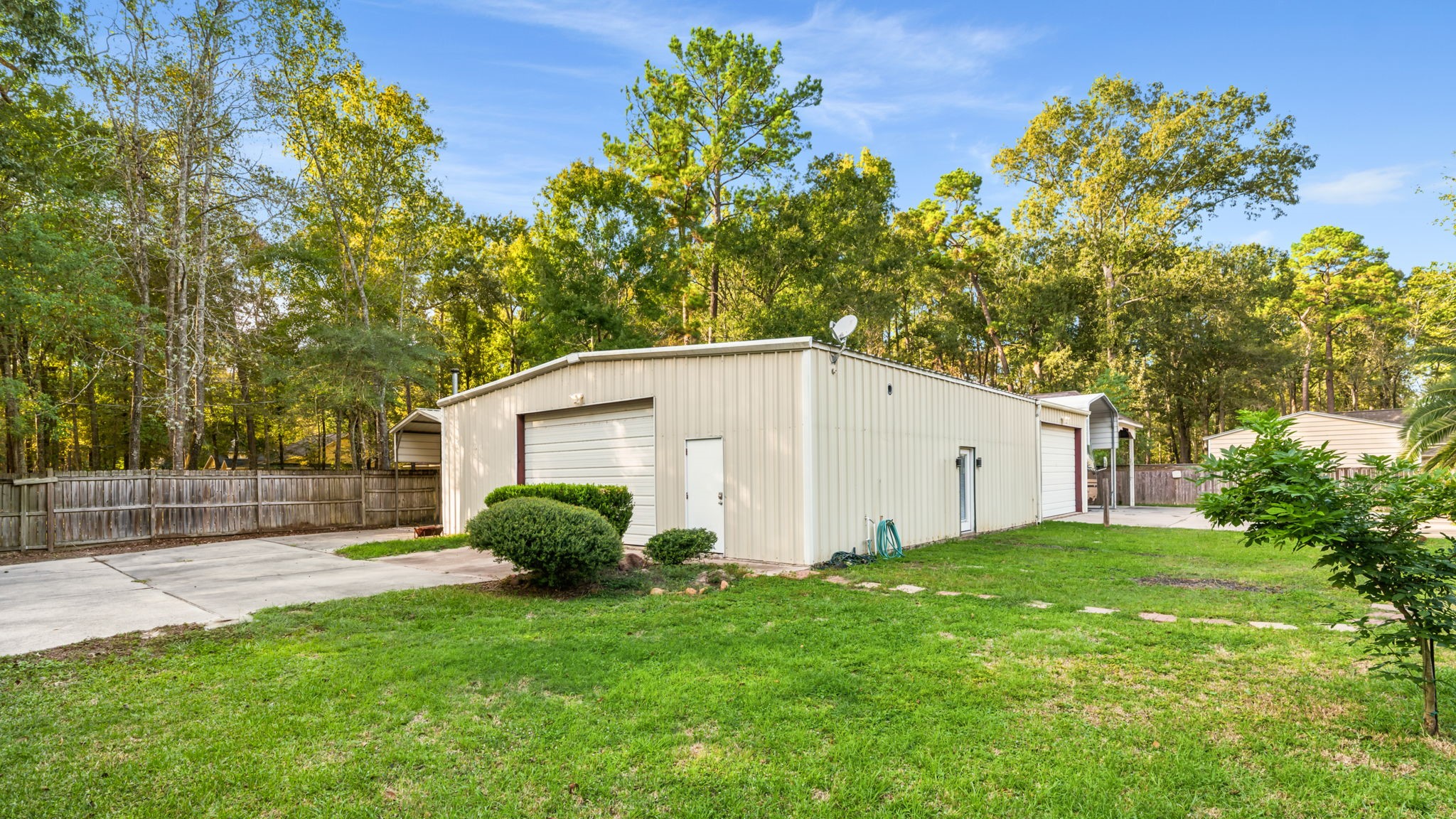 911 Winchester Bend, Huffman, TX 77336