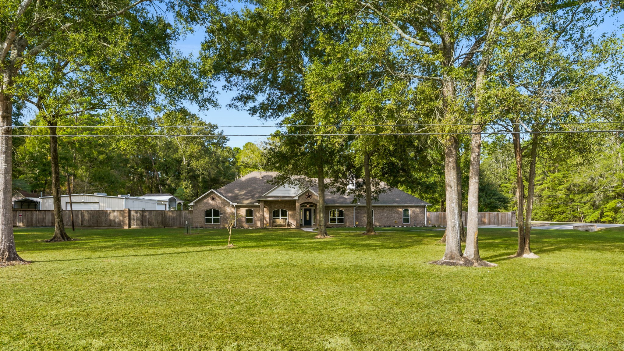 911 Winchester Bend, Huffman, TX 77336