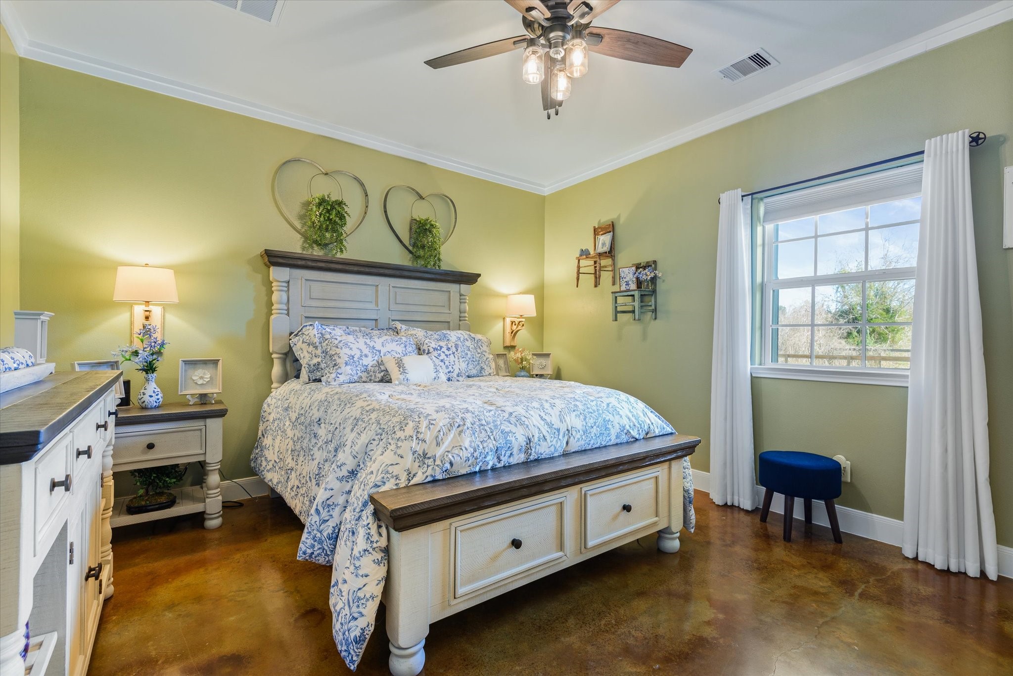 Spacious primary bedroom.