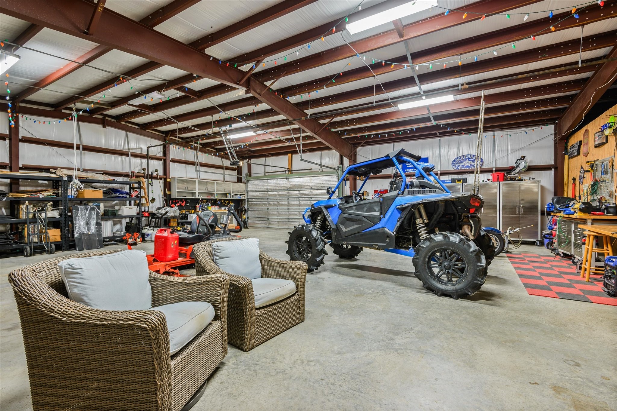 40x40 oversized garage.
