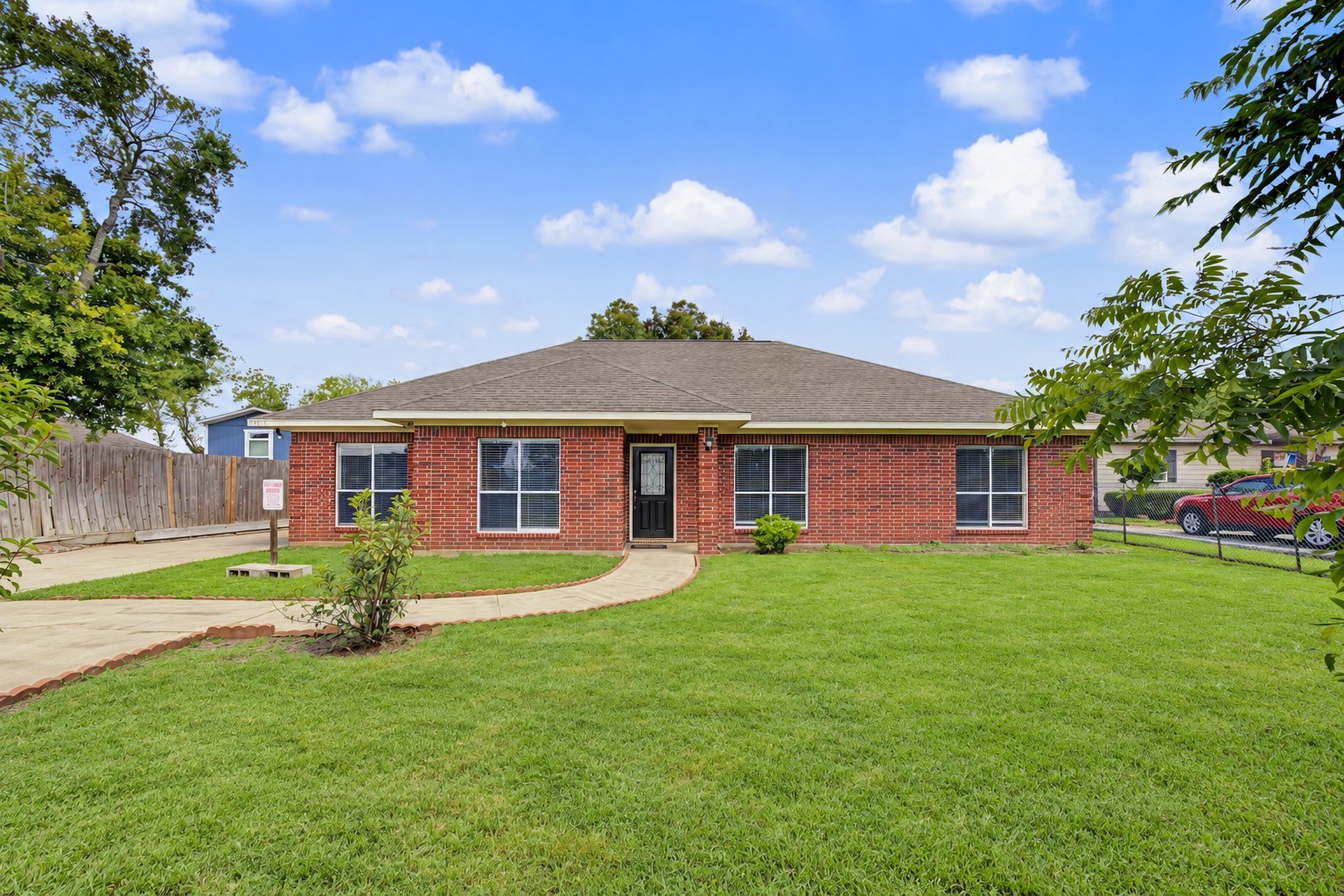 1411 /1411 1/2 Guadalupe ST, Stafford, TX 77477 1411 /1411 1/2 Guadalupe ST, Stafford, TX 77477