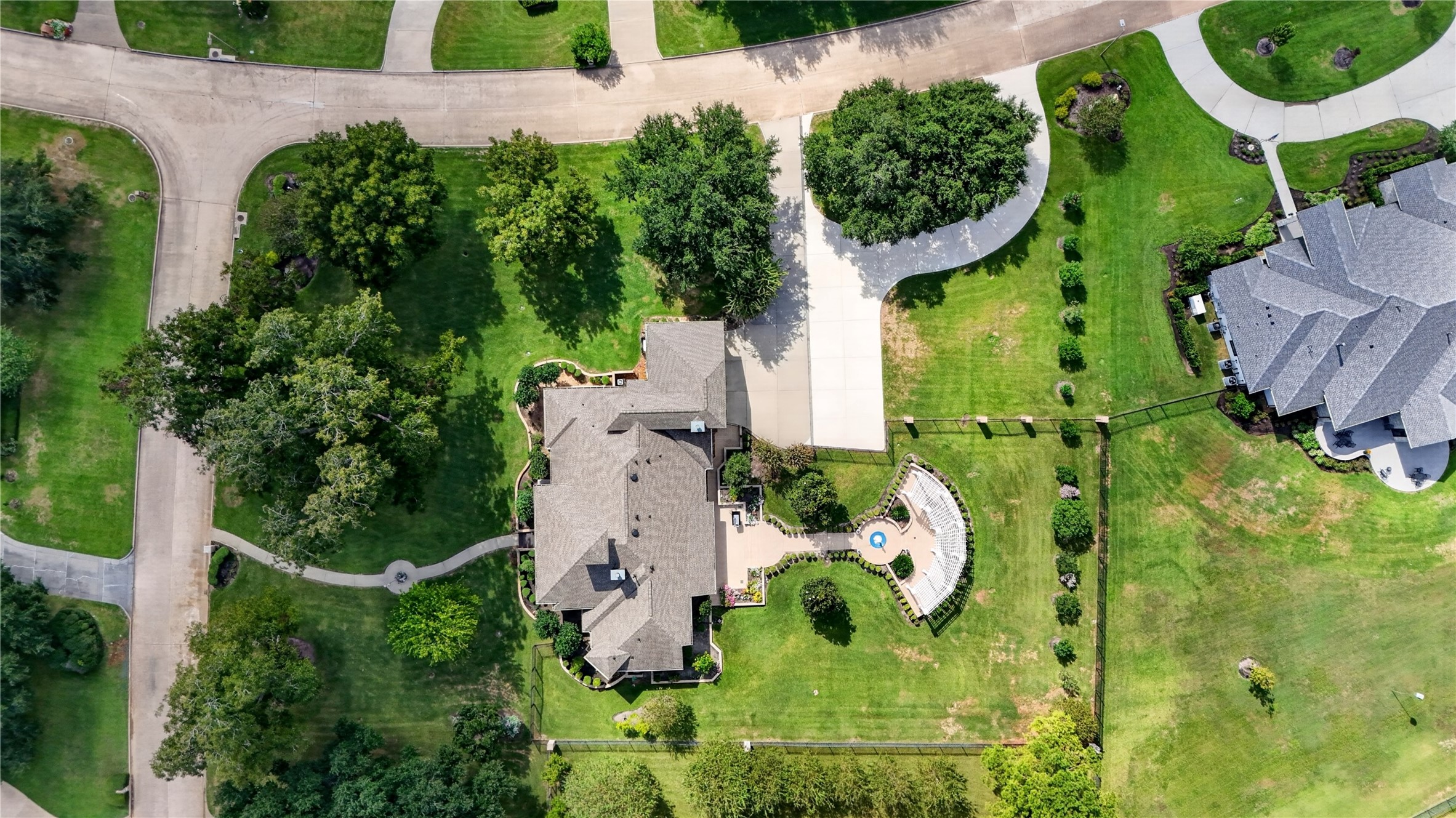 118 Waterfront Drive, Montgomery, TX 77356