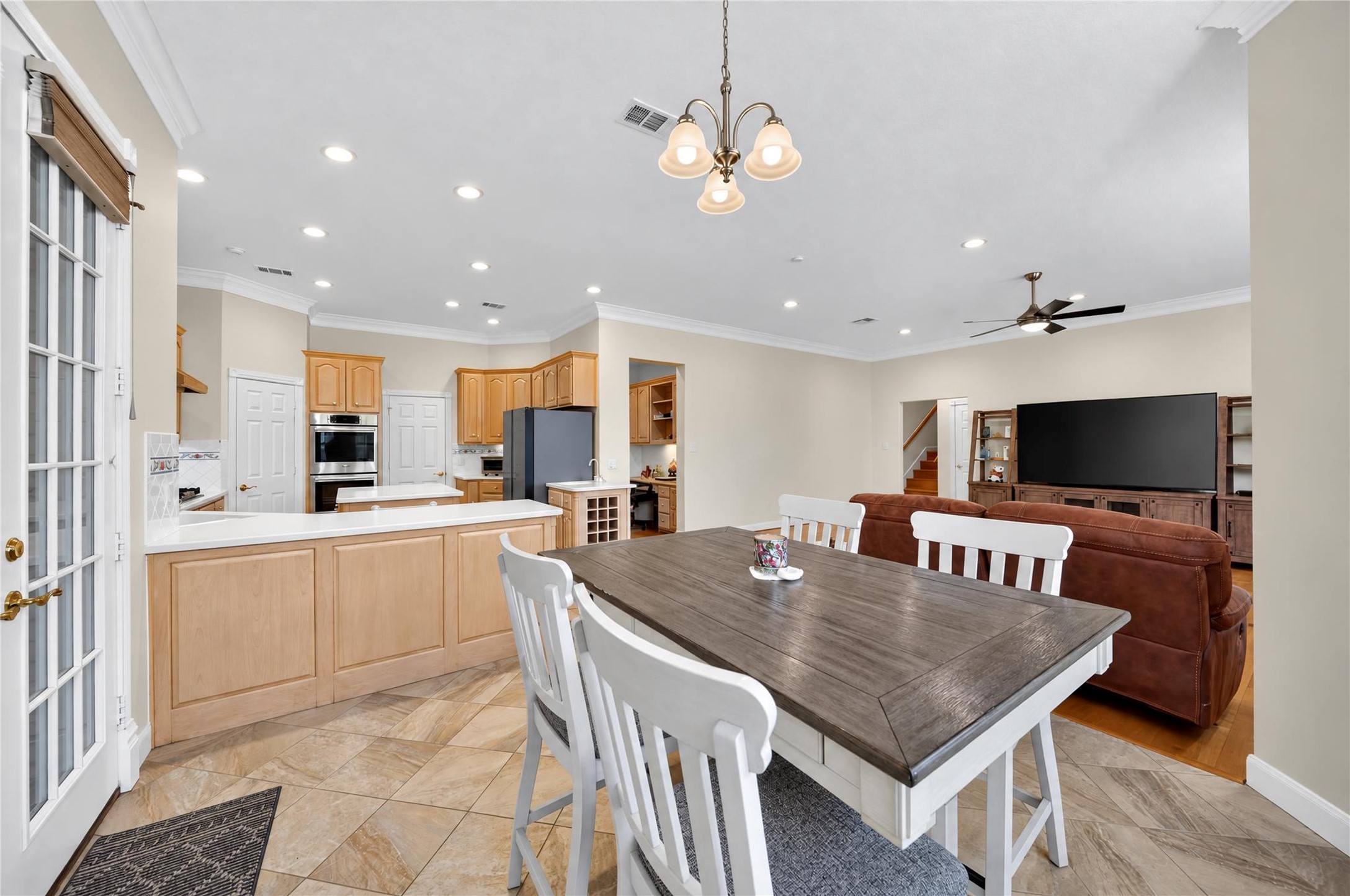 118 Waterfront Drive, Montgomery, TX 77356
