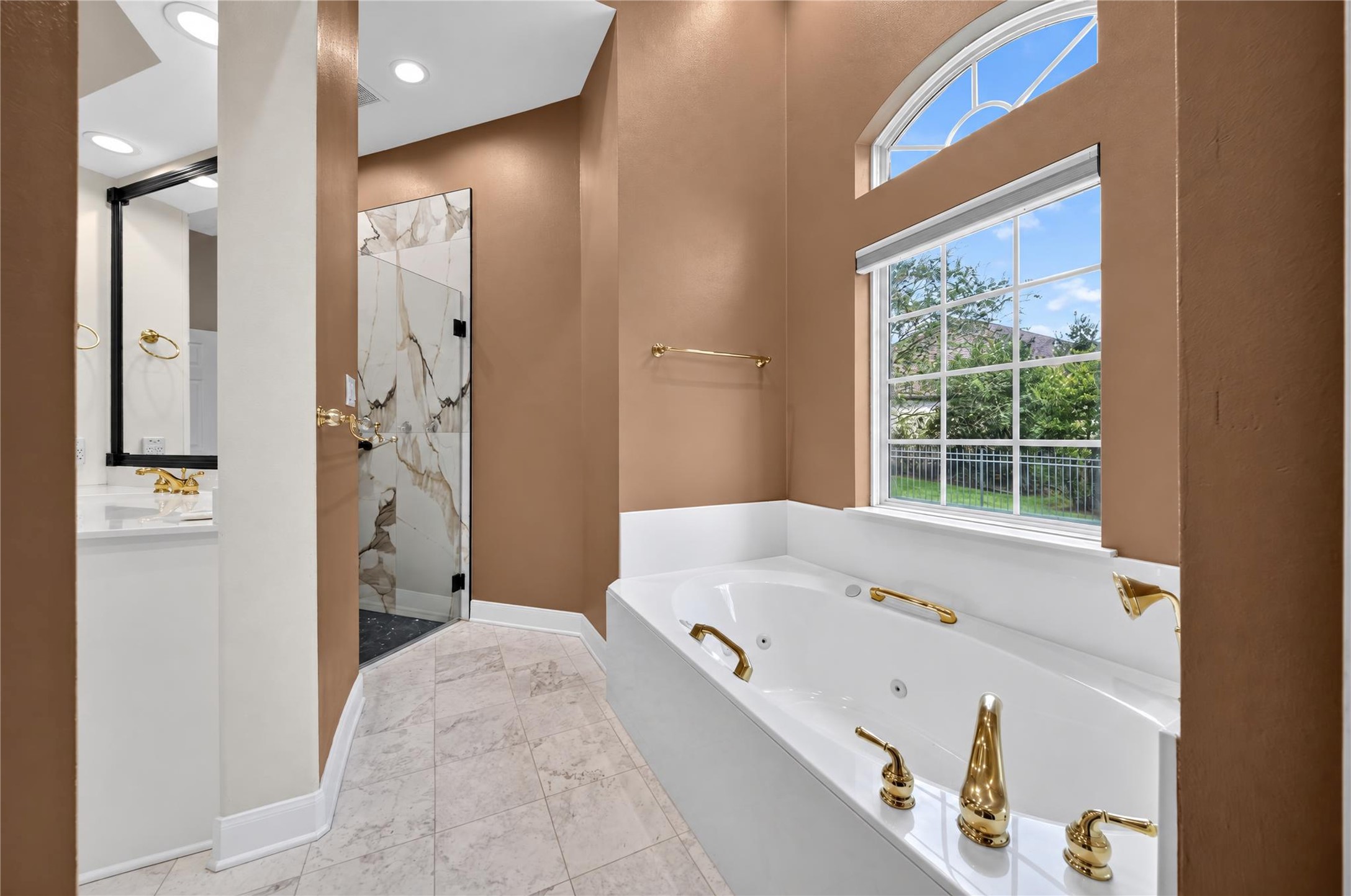 118 Waterfront Drive, Montgomery, TX 77356