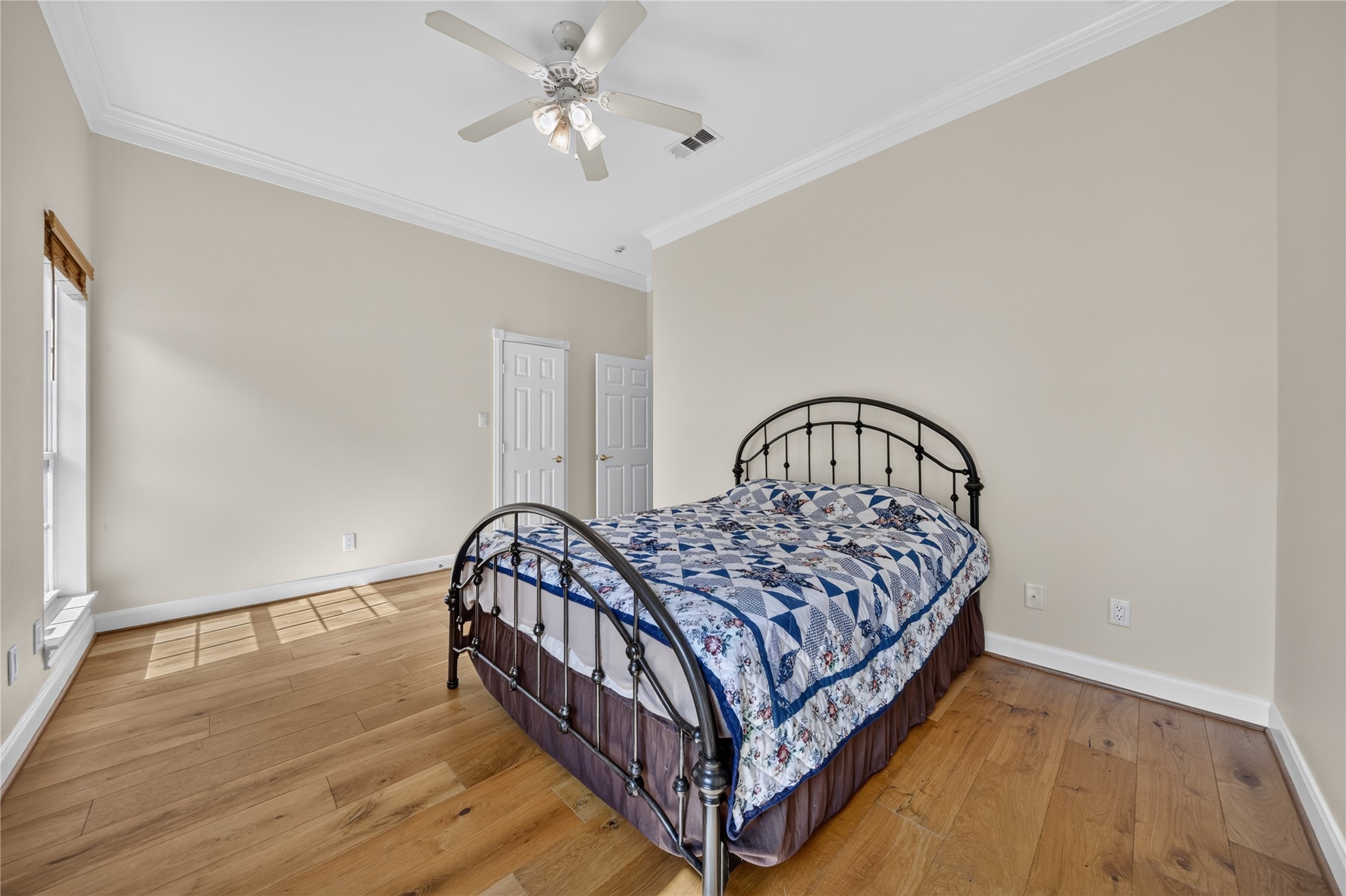 118 Waterfront Drive, Montgomery, TX 77356