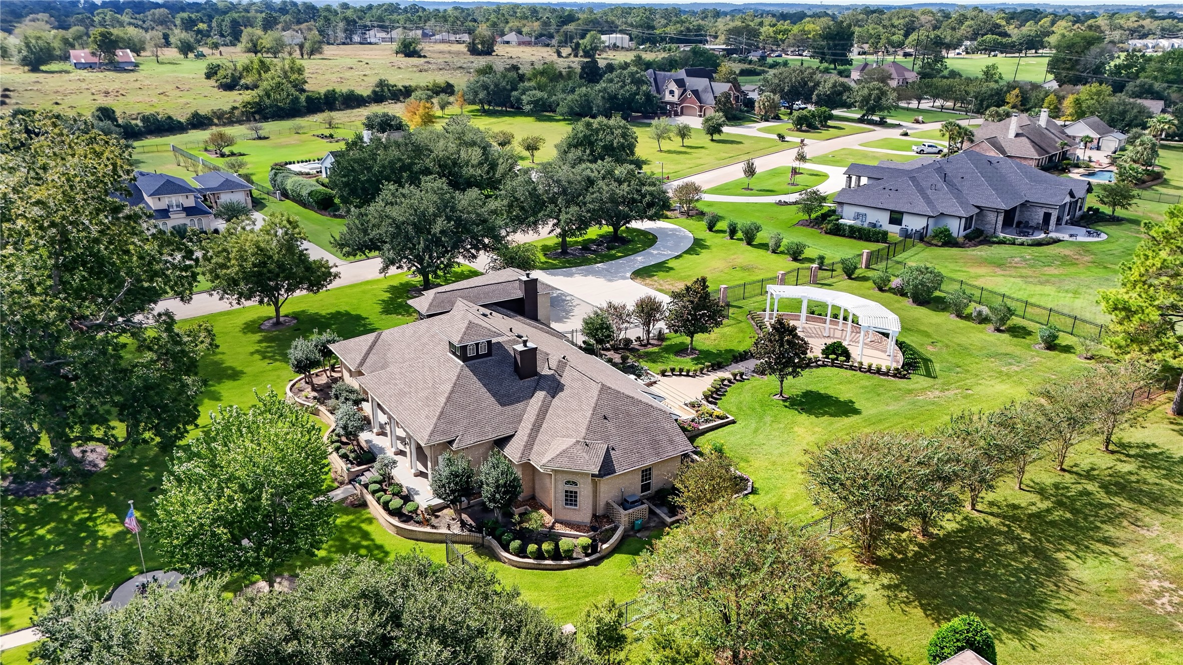 118 Waterfront Drive, Montgomery, TX 77356
