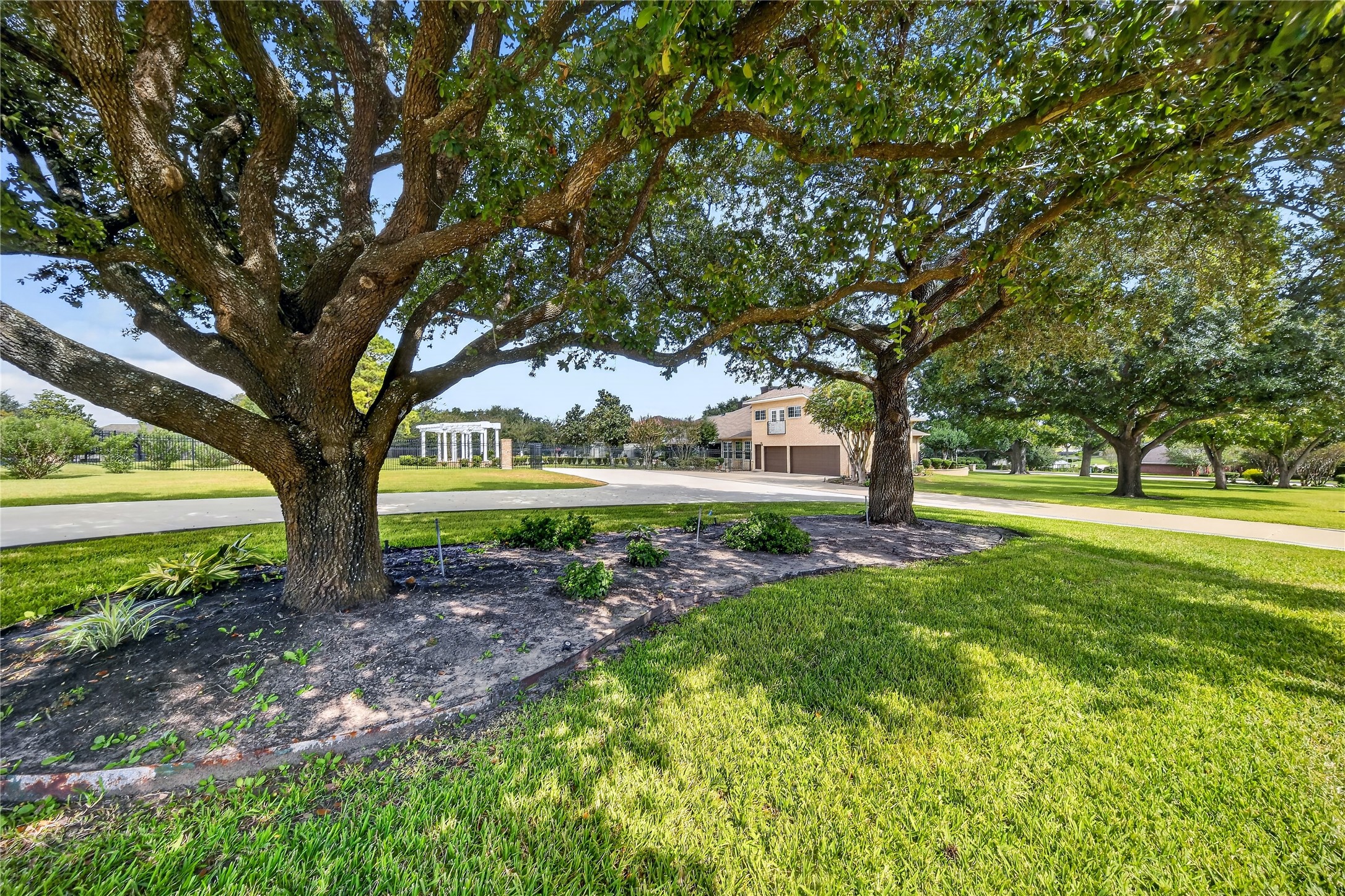 118 Waterfront Drive, Montgomery, TX 77356