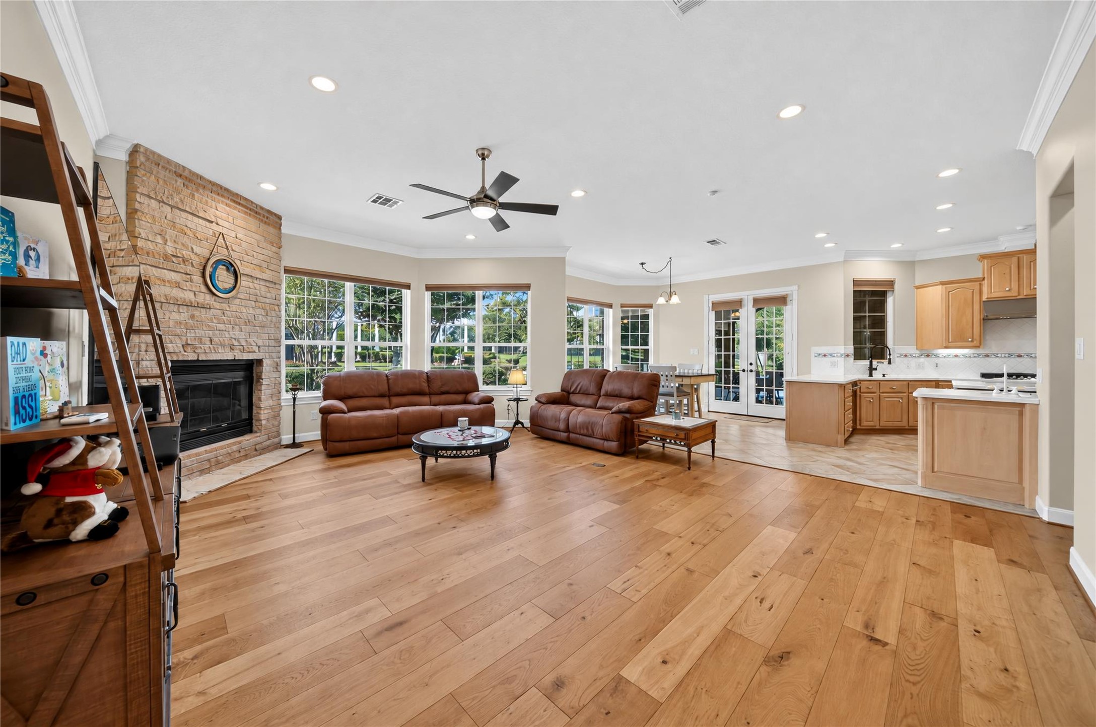 118 Waterfront Drive, Montgomery, TX 77356