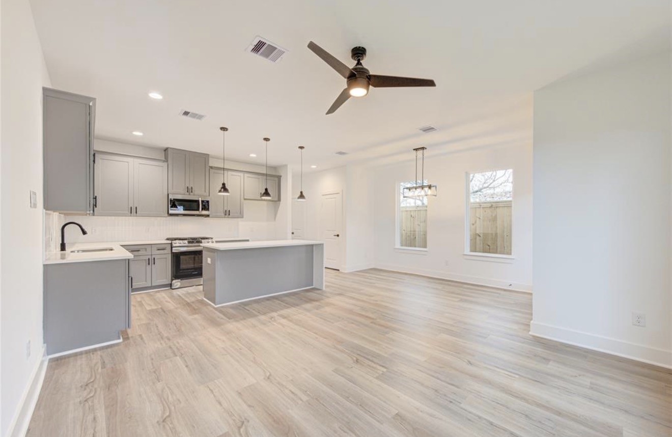 7236 Avenue E, Houston, TX 77011