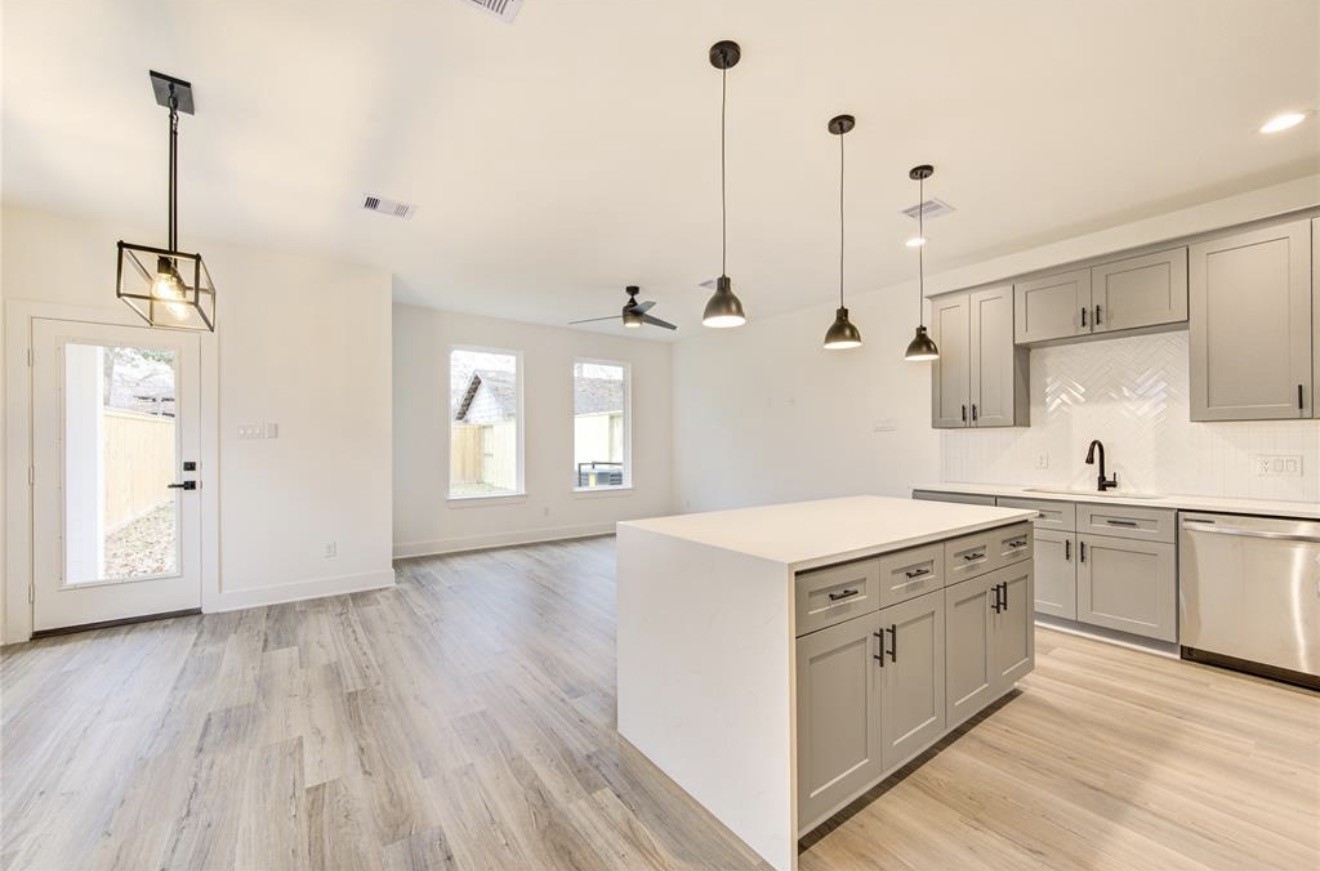 7236 Avenue E, Houston, TX 77011