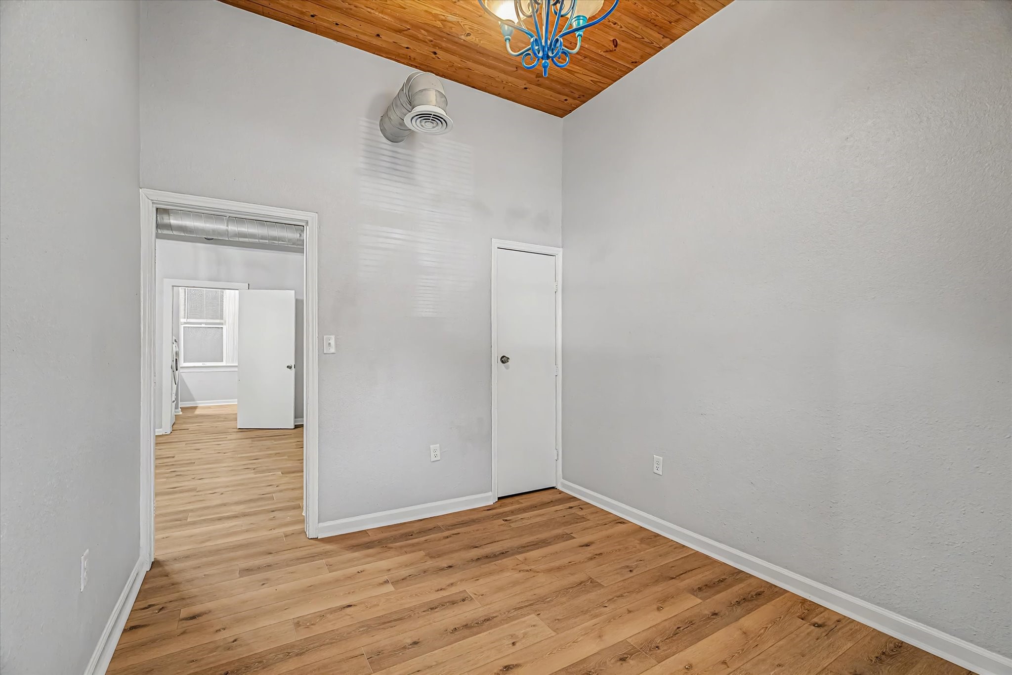1st bedroom