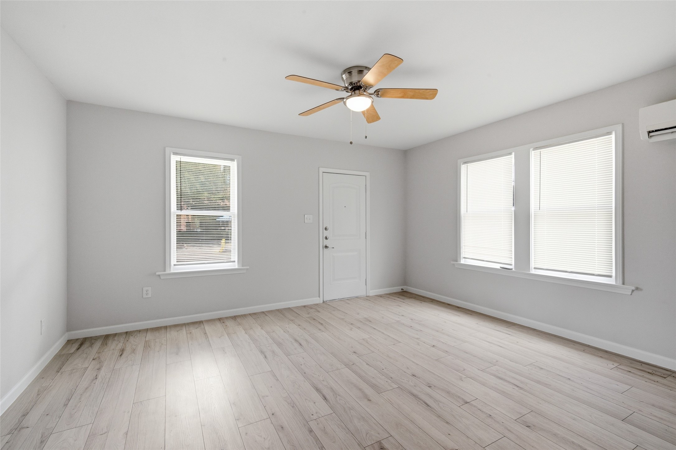 1008 Studewood Street, Houston, TX 77008 1008 Studewood Street, Houston, TX 77008