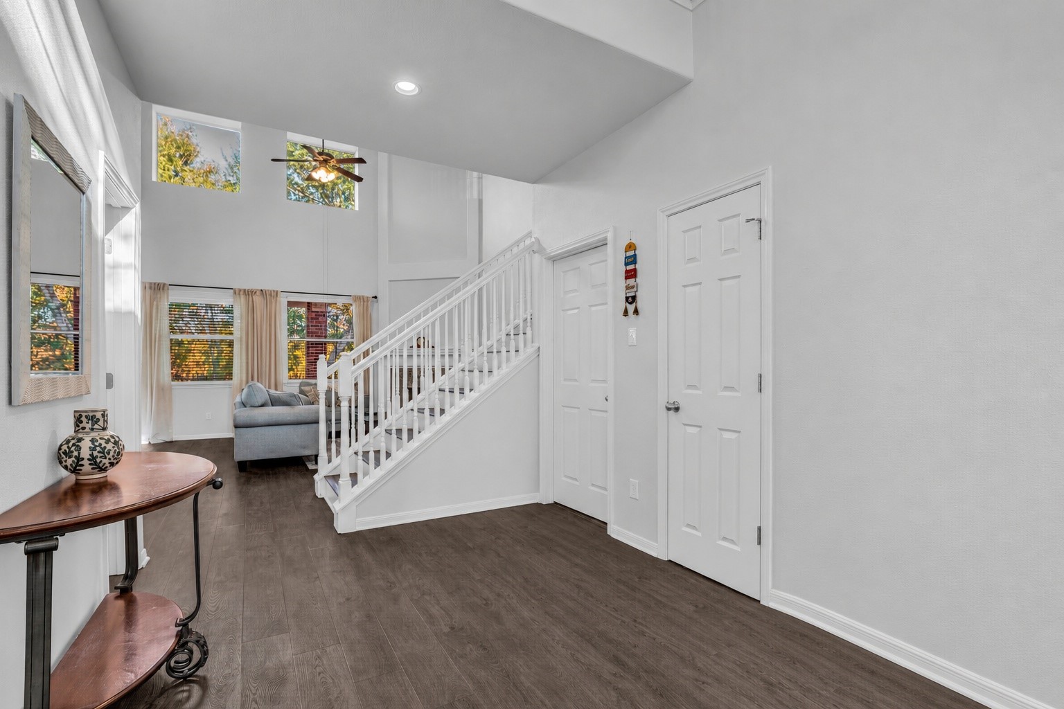 Big open entry welcomes you and your guests.