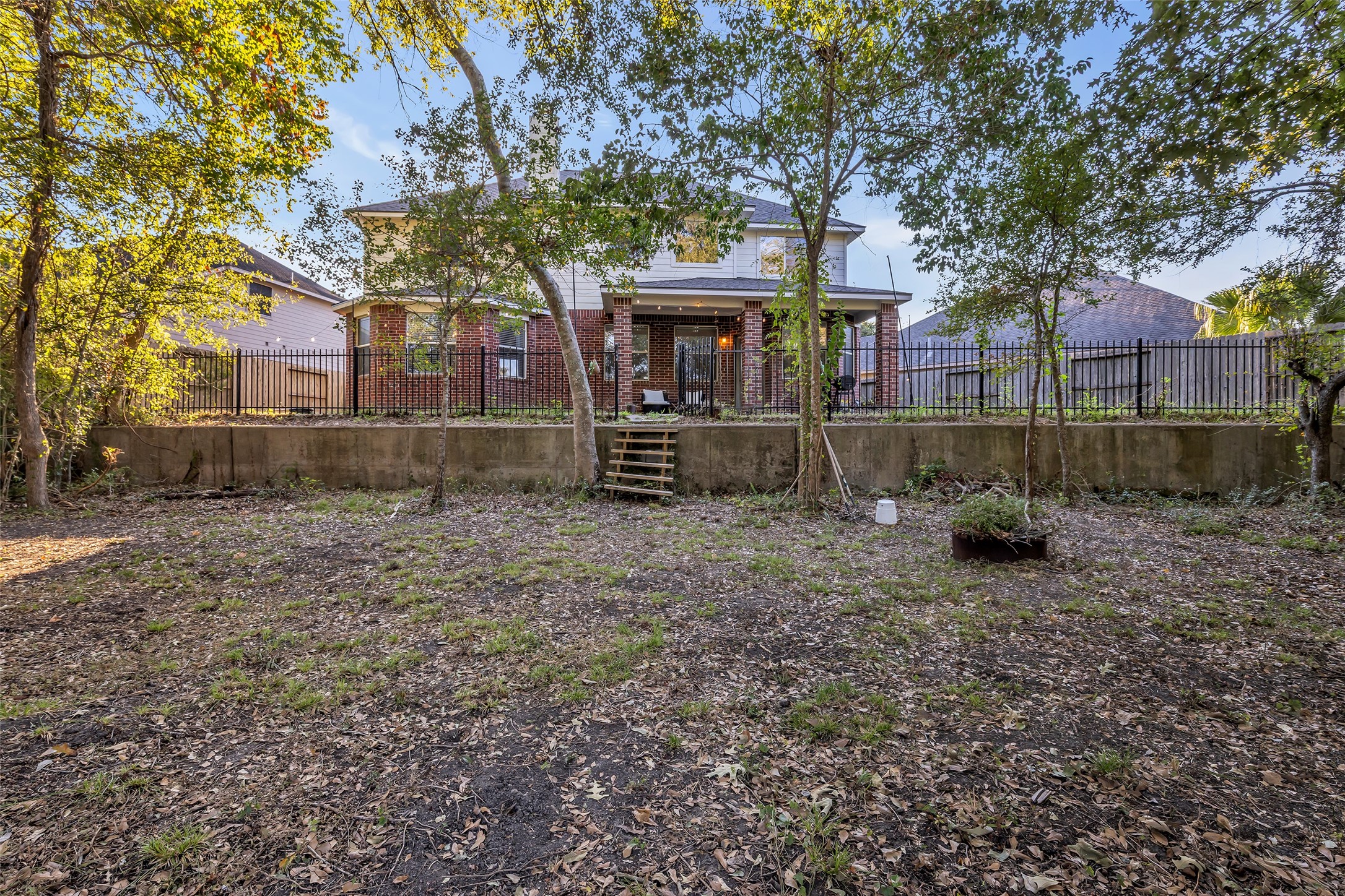 What a bonus space you will not find anywhere else for lease.