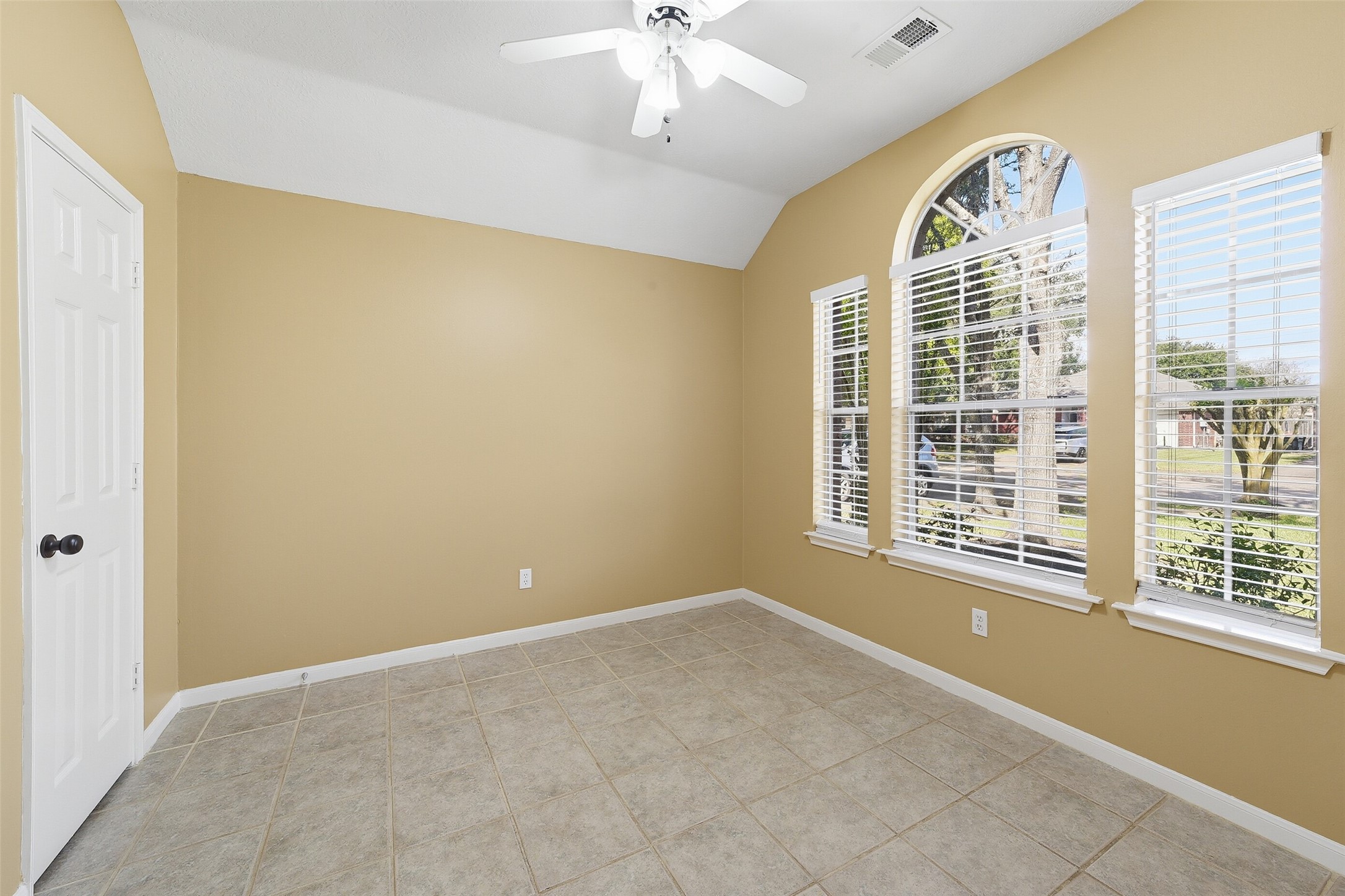 15307 Inks Lake Drive, Sugar Land, TX 77498