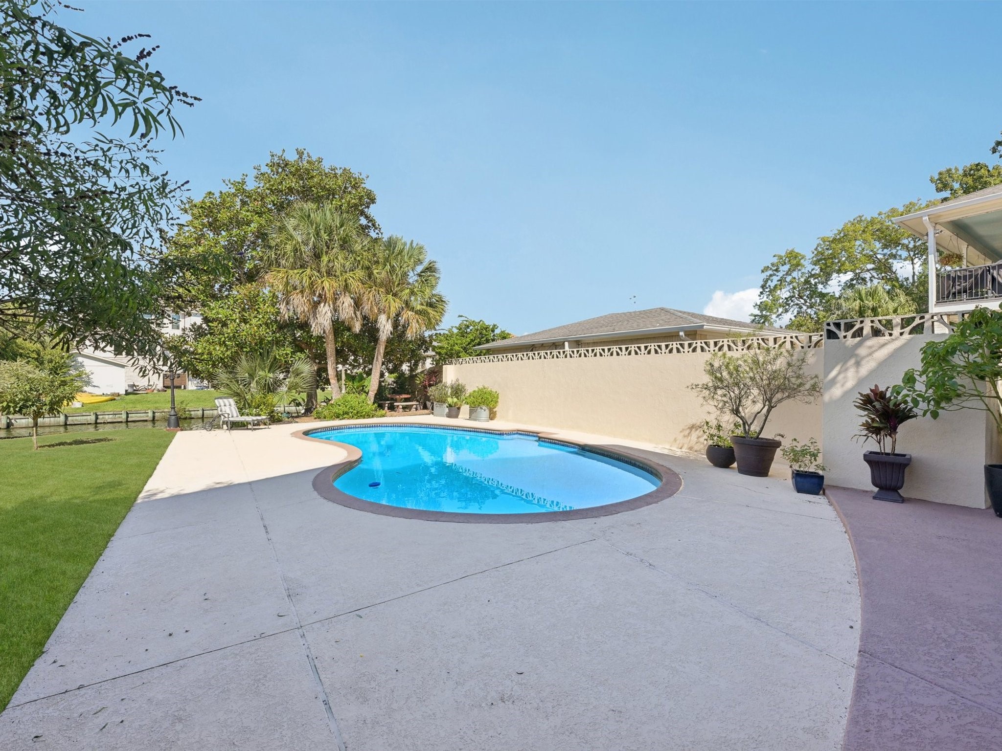 2007 Port Royal Drive, Nassau Bay, TX 77058