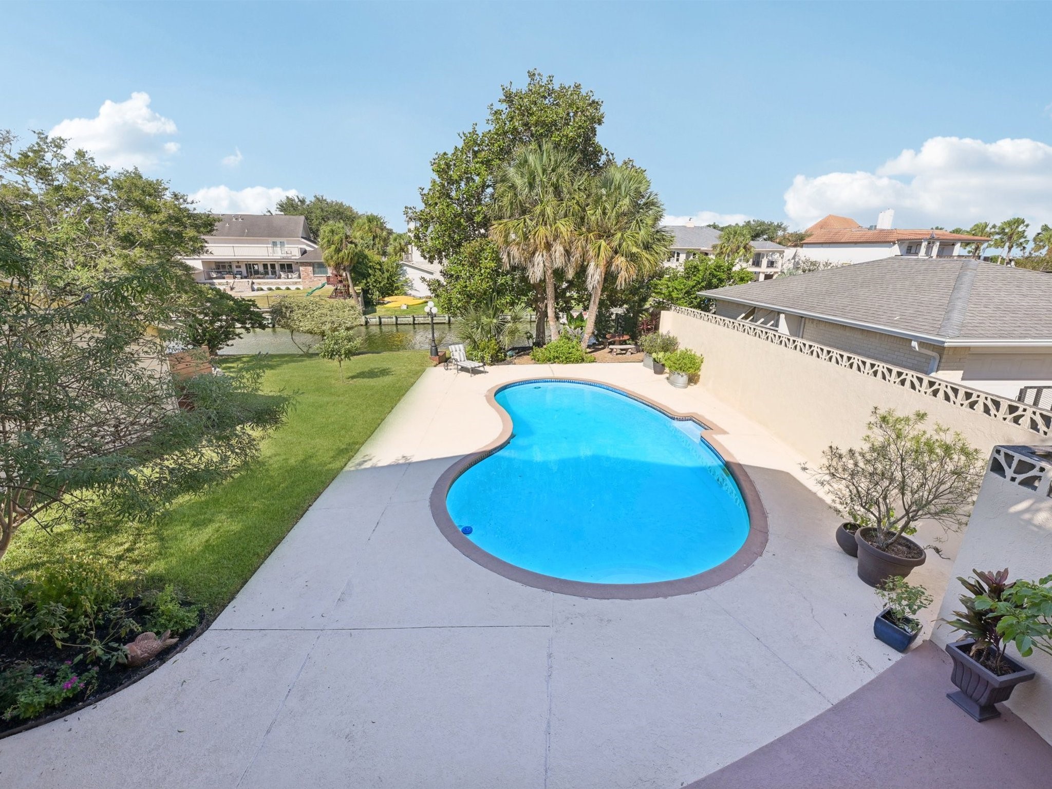 2007 Port Royal Drive, Nassau Bay, TX 77058