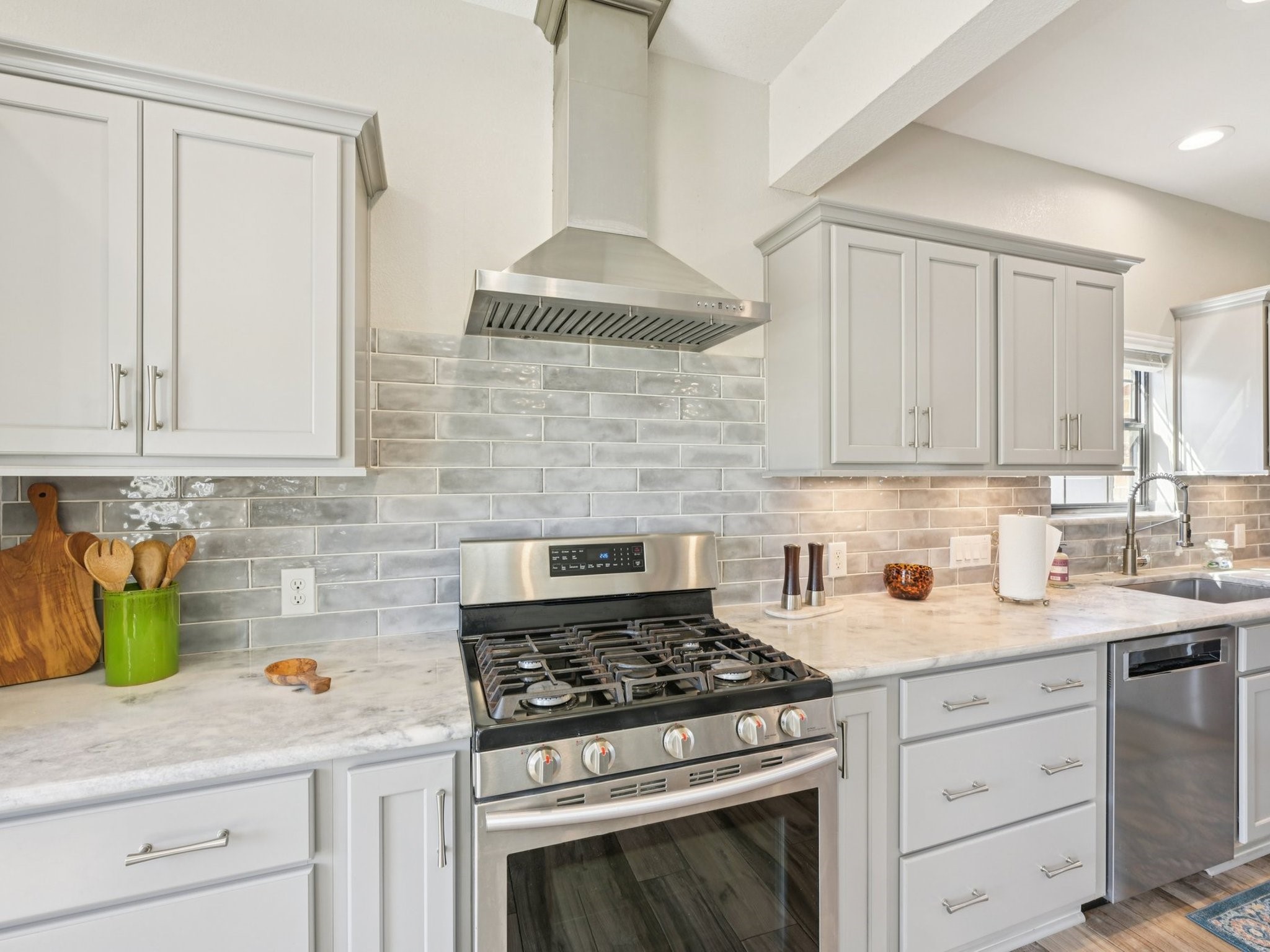 2007 Port Royal Drive, Nassau Bay, TX 77058