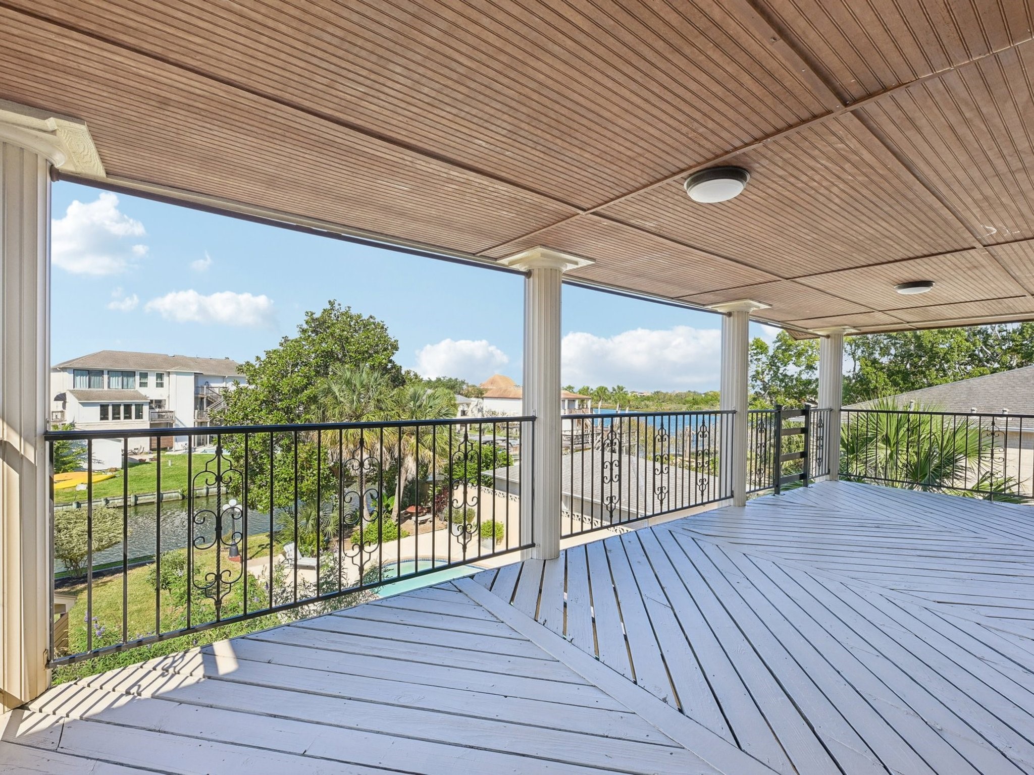 2007 Port Royal Drive, Nassau Bay, TX 77058