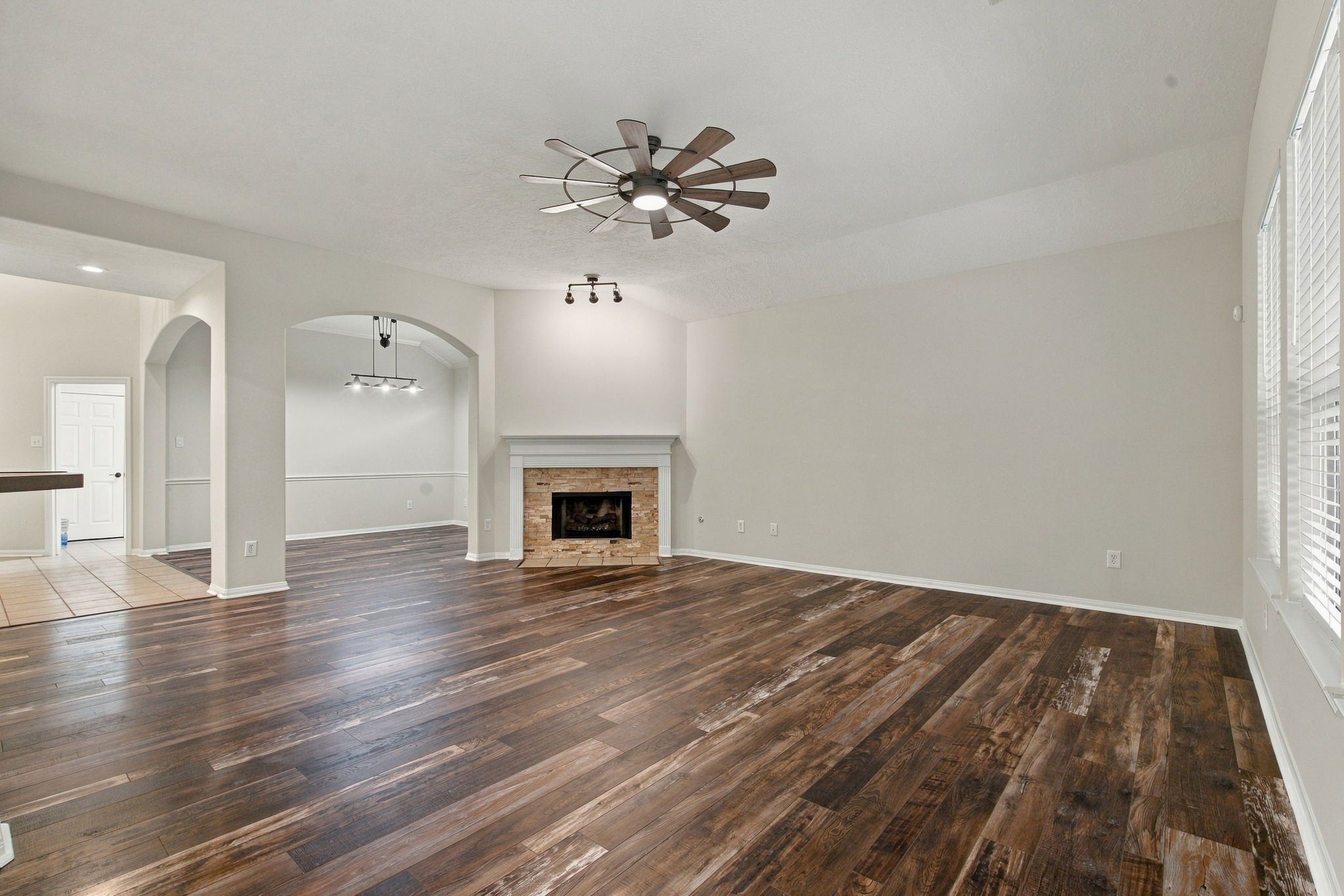 Full view of this open floorplan.