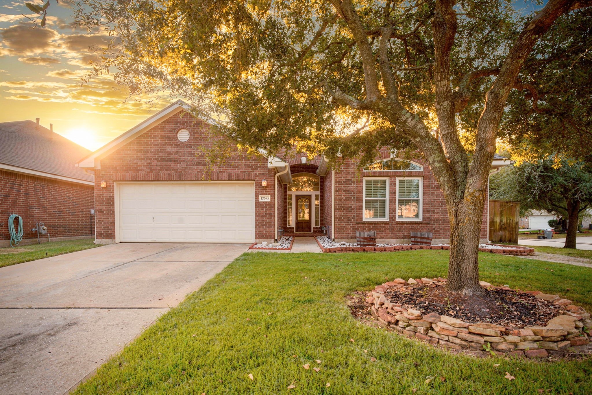 Twilight view of this beautiful home! Twilight view of this beautiful home!