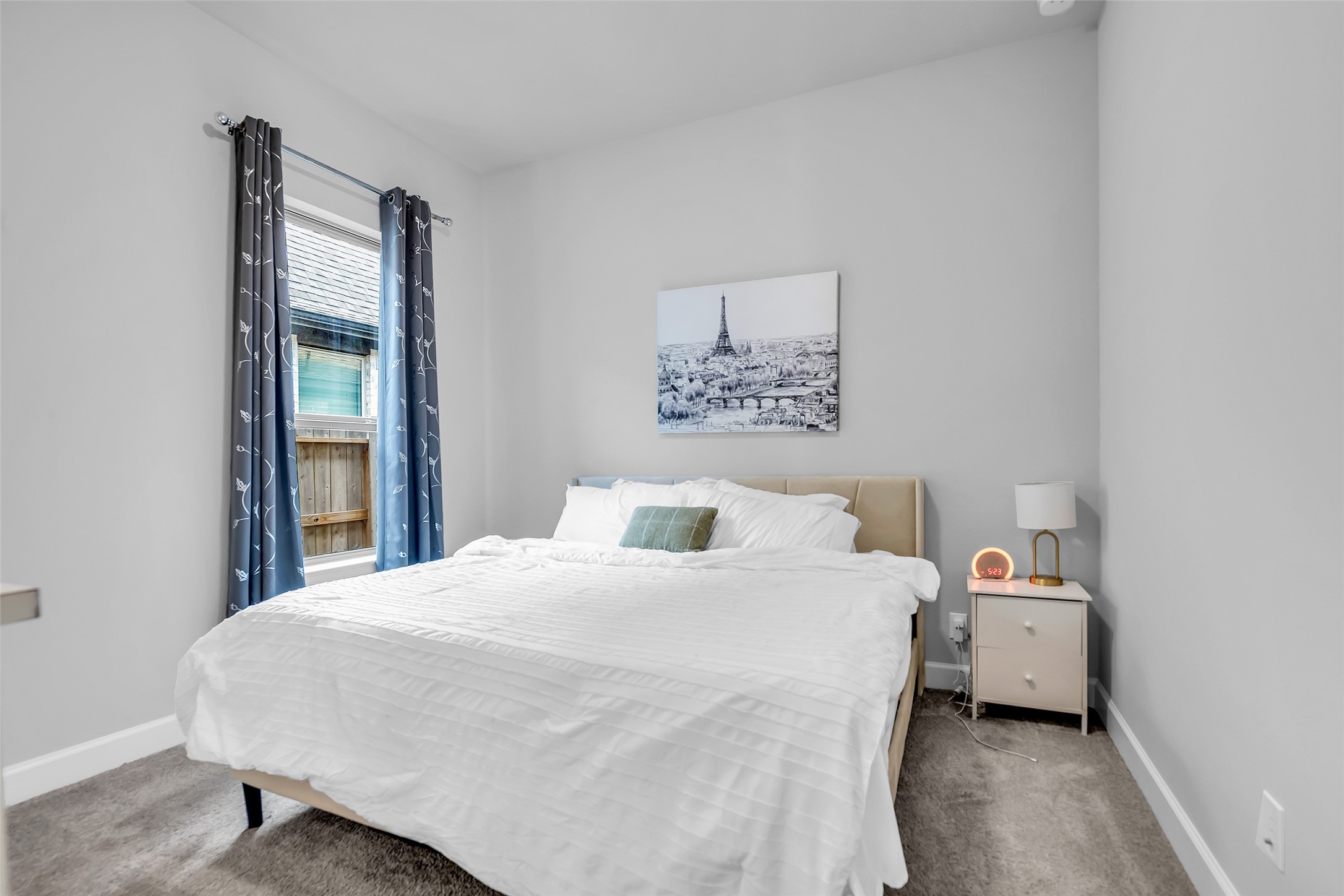 Your Cozy Guest Suite w/ En-suite Bath Create A Serene Retreat.