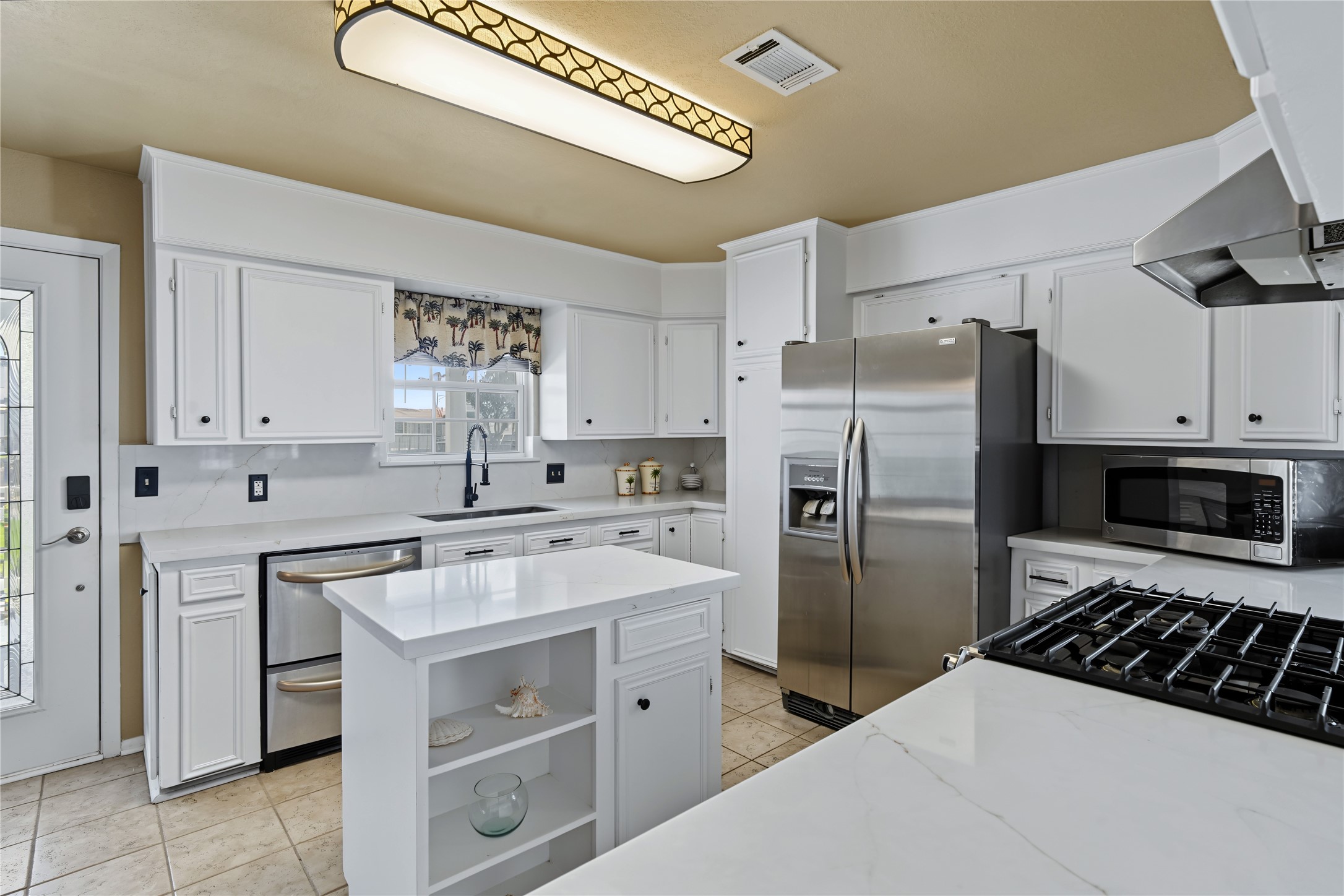 1 N Pelican Street, La Marque, TX 77568