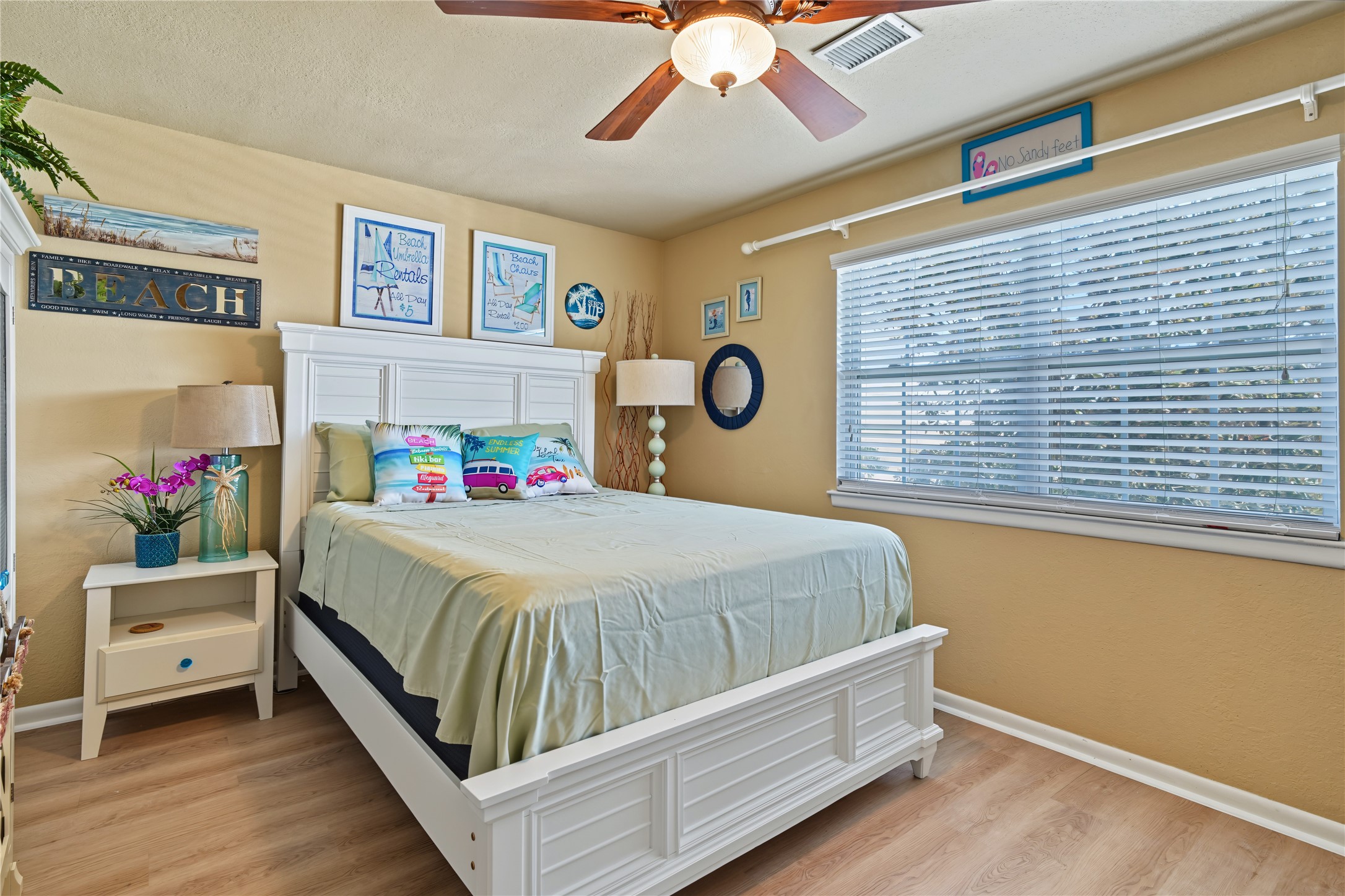 1 N Pelican Street, La Marque, TX 77568
