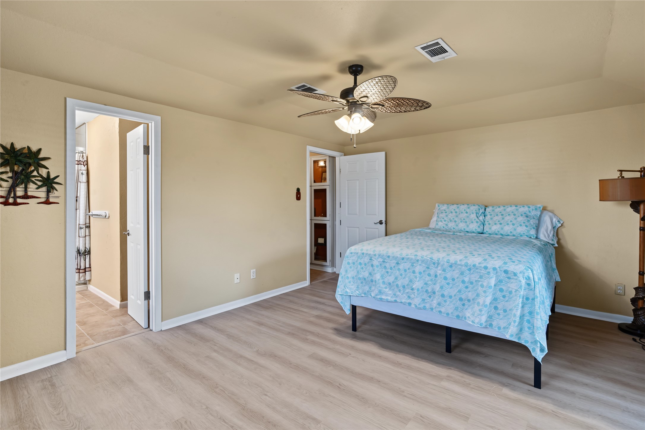 1 N Pelican Street, La Marque, TX 77568