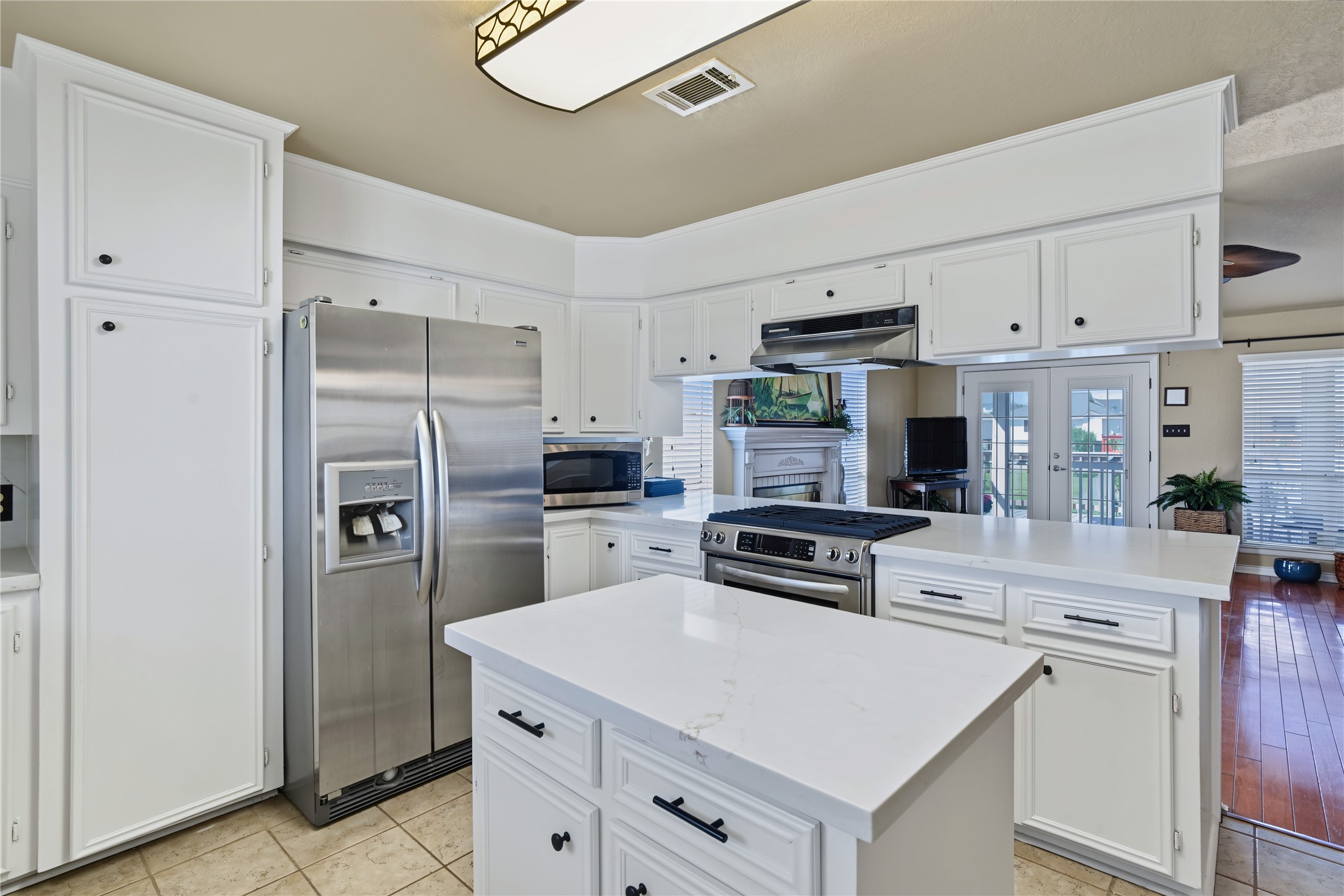 1 N Pelican Street, La Marque, TX 77568