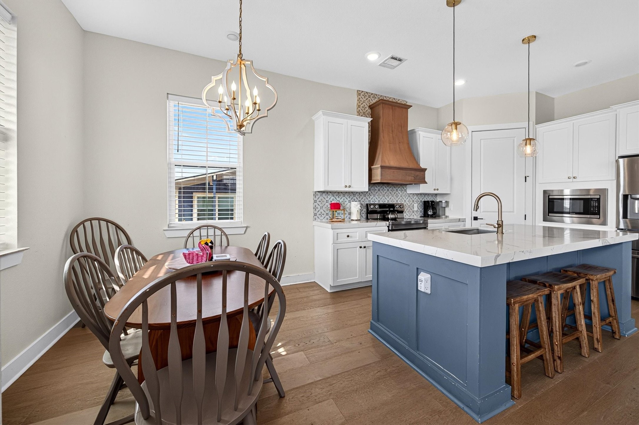 4207 Kent Drive, Galveston, TX 77554