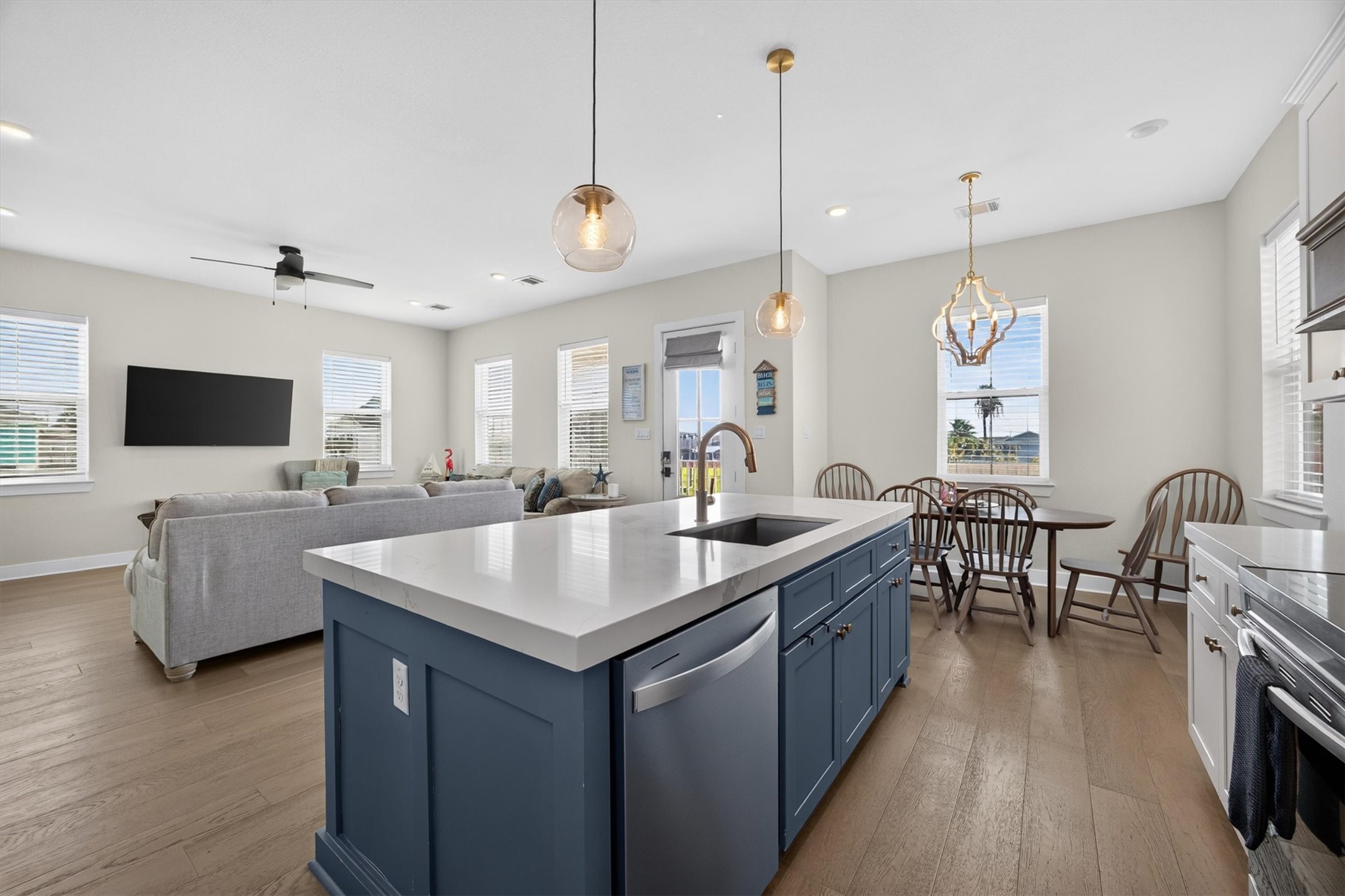 4207 Kent Drive, Galveston, TX 77554