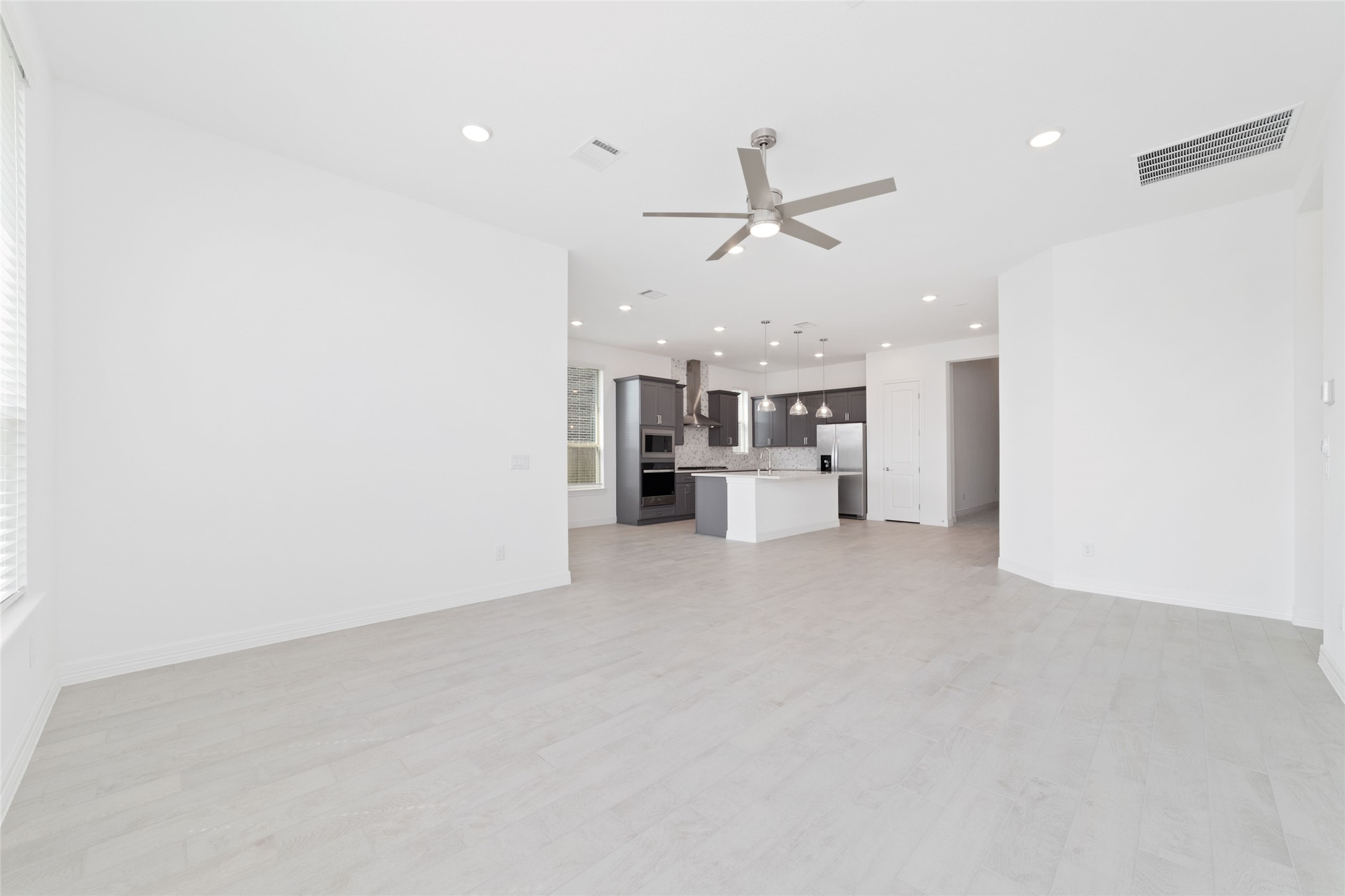 2925 Gleason Terrace Lane, Galveston, TX 77568