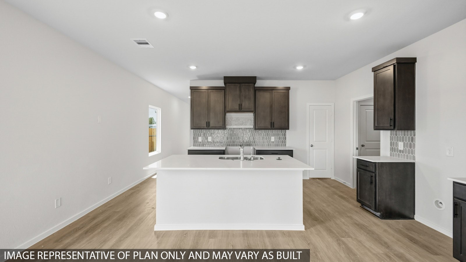 112 Rising Cedar Lane, Hockley, TX 77447